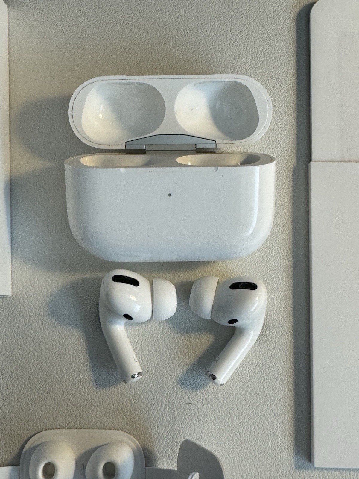Apple AirPods Pro 1st Gen MWP22AM/A + Wireless Case A2190 + Tips + Box (Tested)