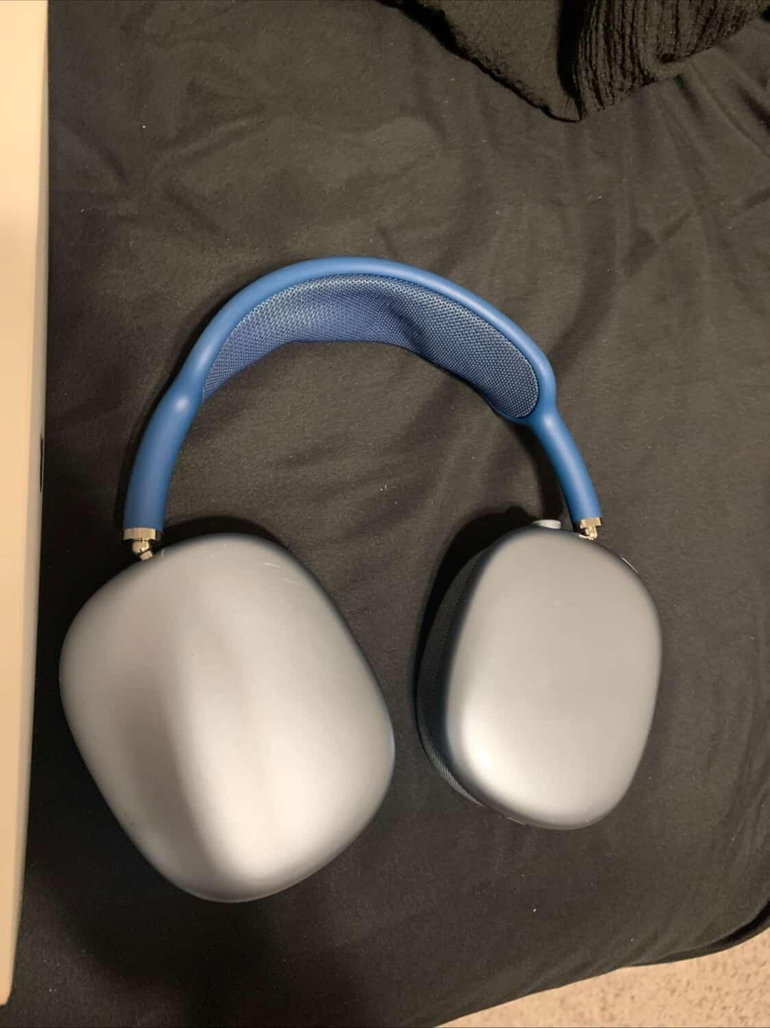 Apple AirPods Max Wireless Bluetooth Headphones Blue/Silver Noise Cancelling Mic