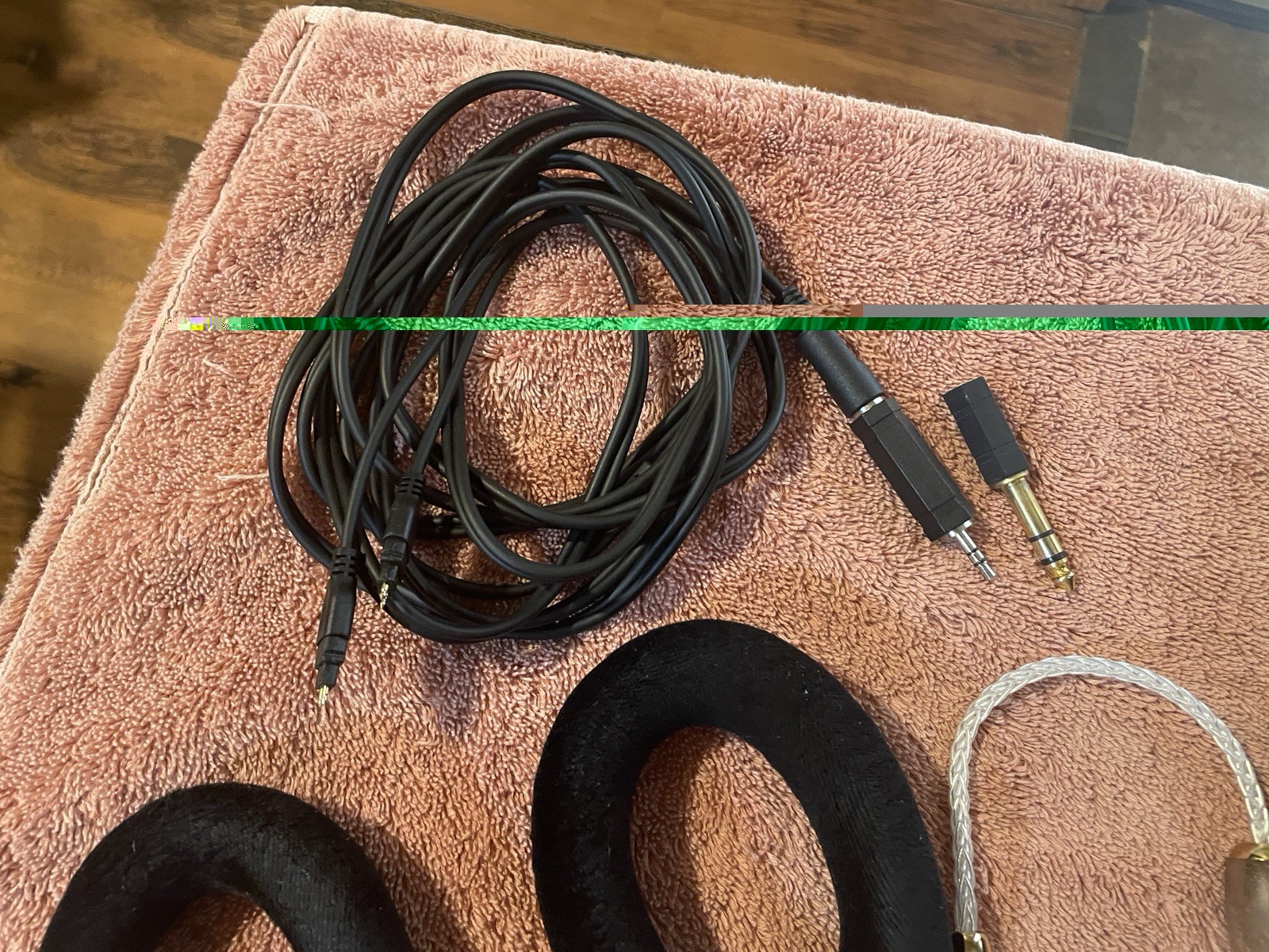 Sennheiser HD650 XLR 4.4mm connection + adaptor / Dekoni Sheepskin Pads / EXC /