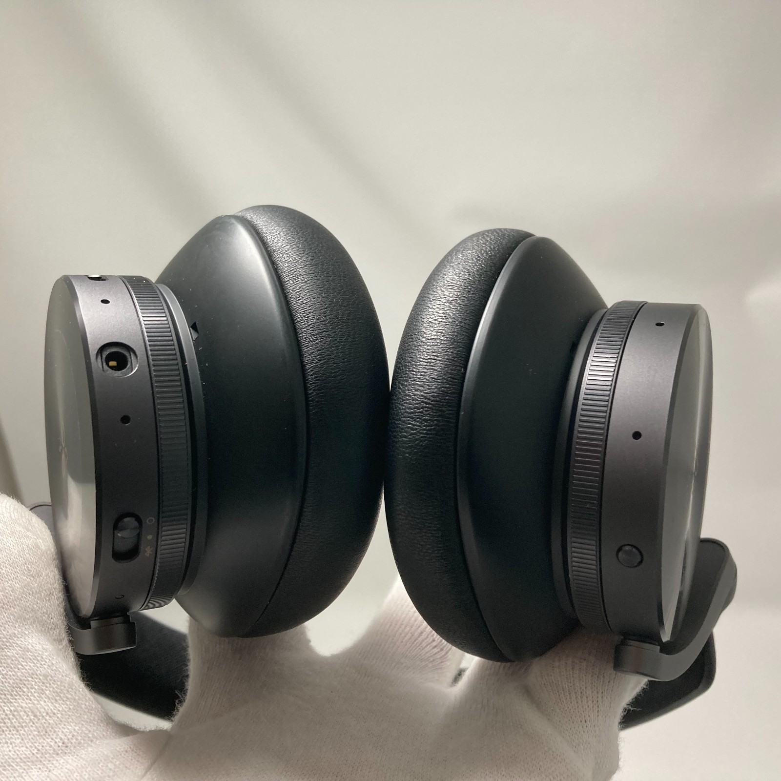 Bang & Olufsen Beoplay H95 Wireless ANC Over-Ear Headphones Titanium 40mm
