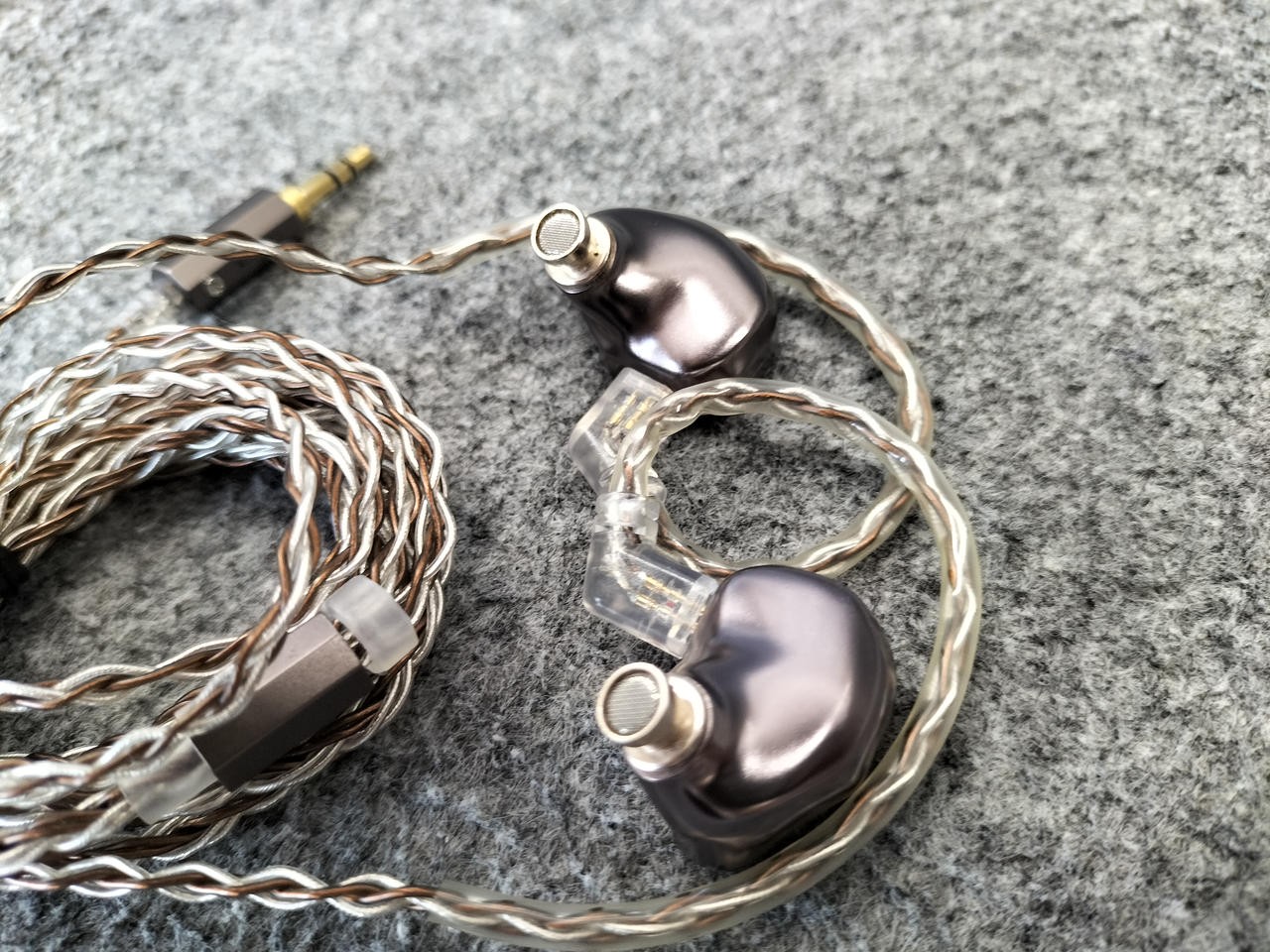 CAYIN YB04 4BA IEMs Knowles/Sonion CNC Aluminum 2pin Recableable Used