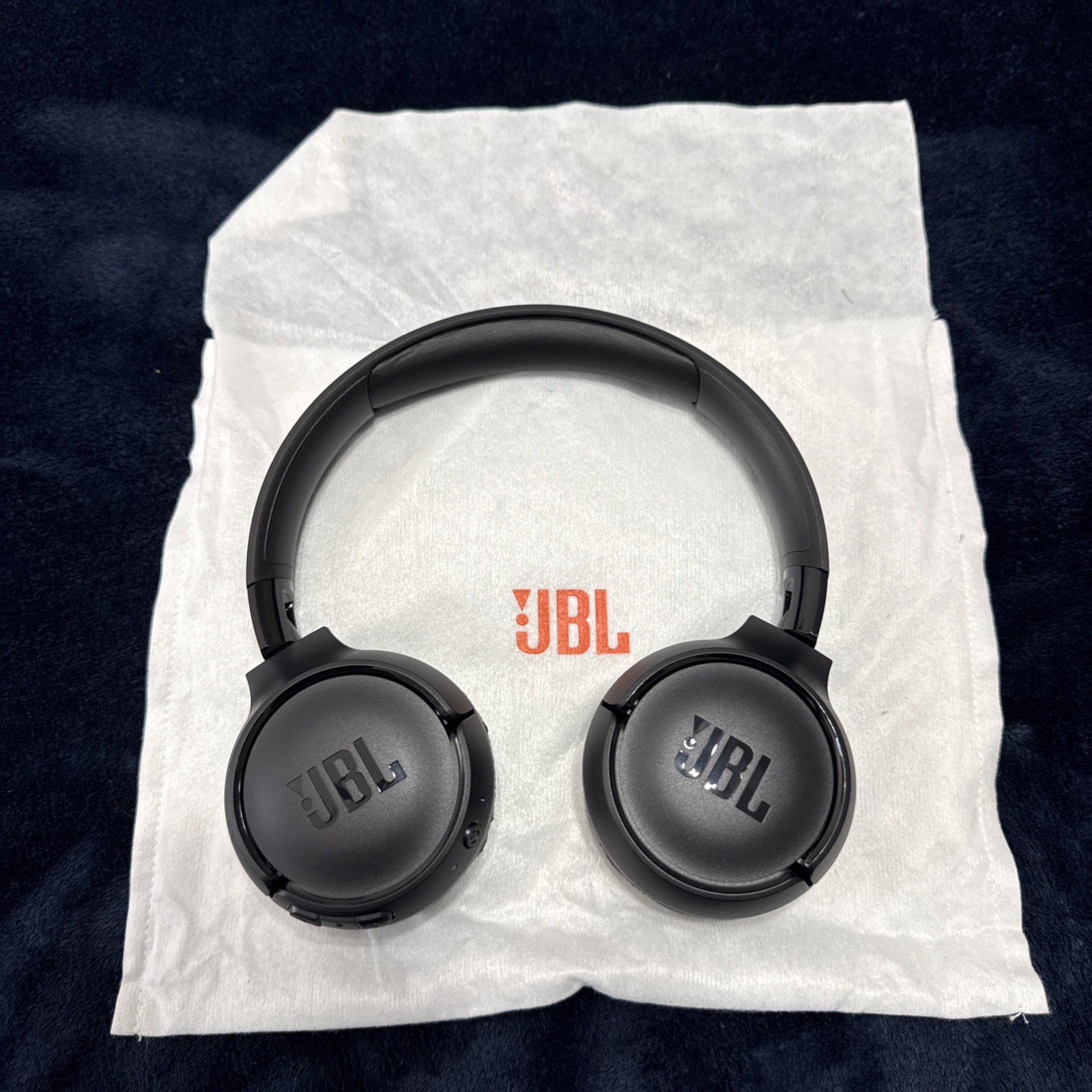 JBL Tune 520BT, Wireless on-ear headphones