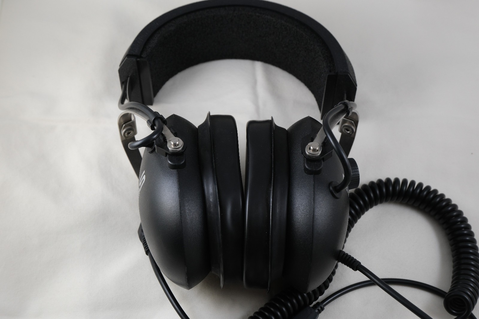 Koss QZ99 Around-Ear Noise Isolating, Noise Reduction Headphones – Black