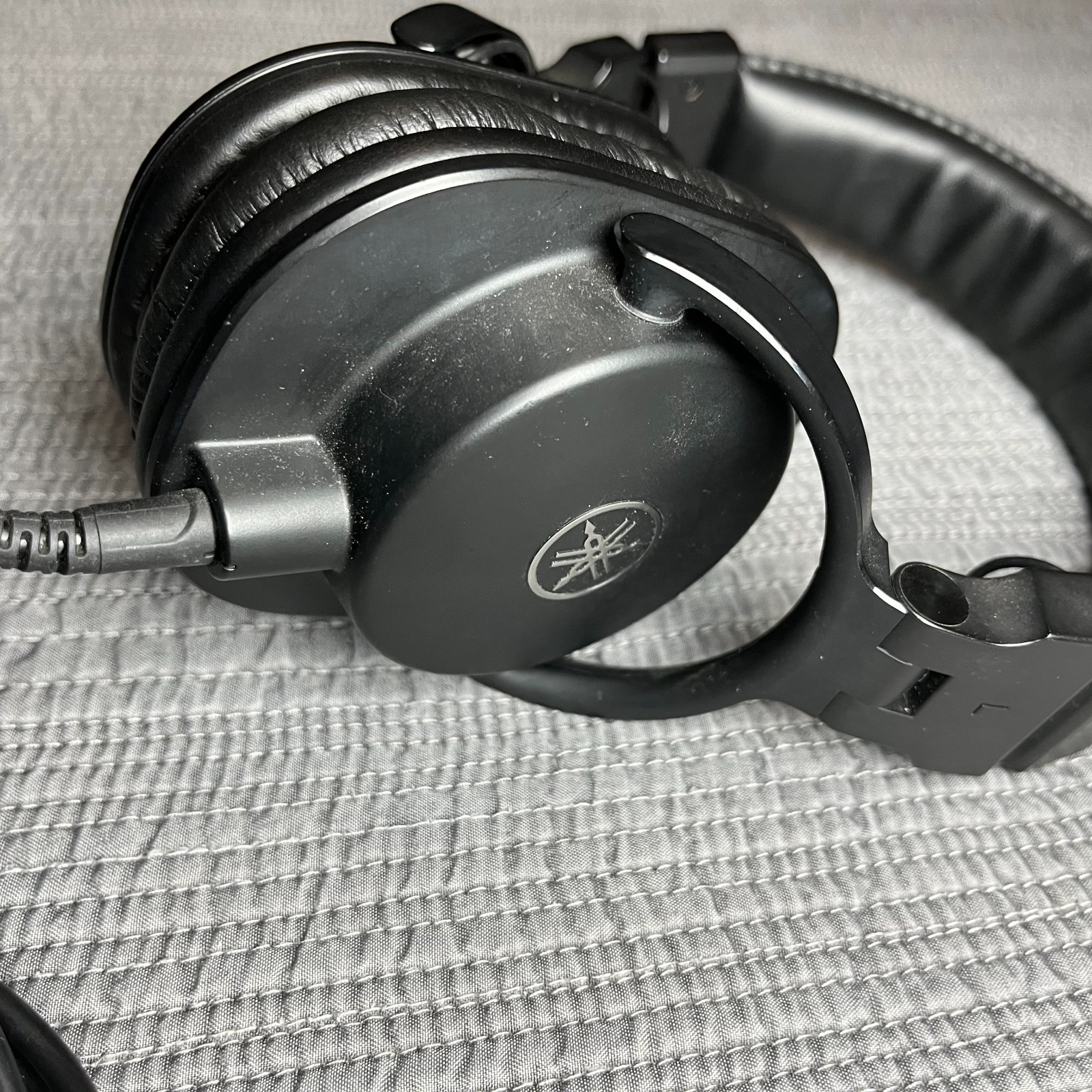 Yamaha HPH-MT5 Studio Monitor Headphones – Professional Audio Quality