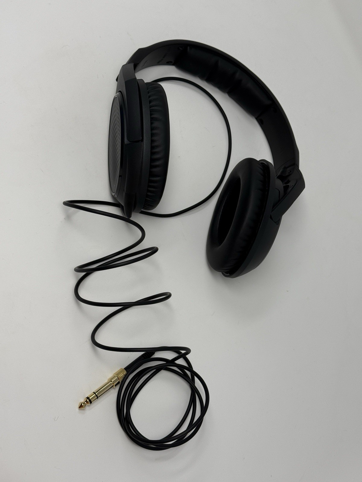 Sennheiser HD 200 PRO Over-Ear Monitoring Headphones w/ Original Box