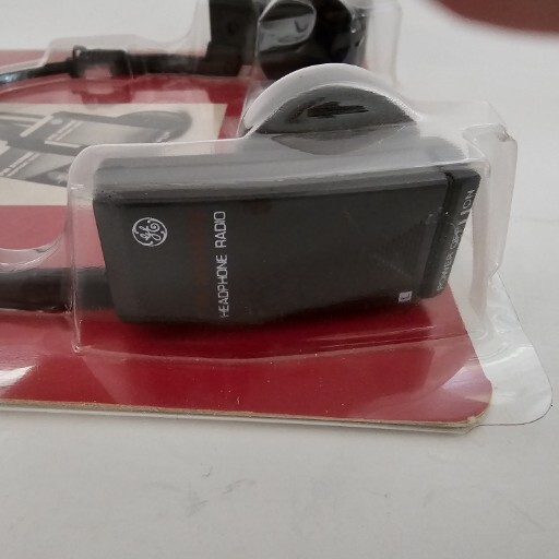 Vintage 1980’s General Electric GE 7-1285s Foldable FM Radio Headphones NIB New