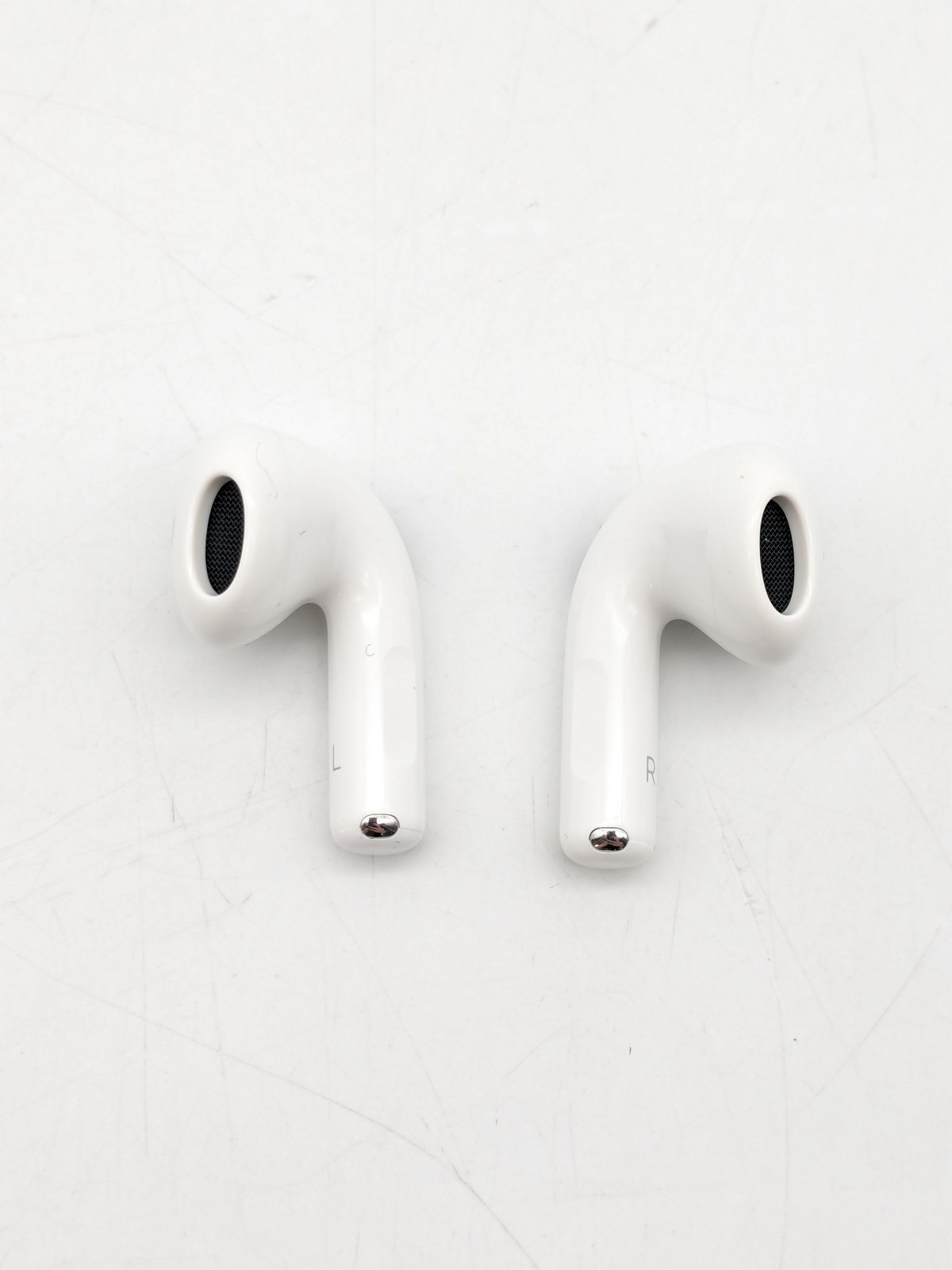 Apple AirPods 4 MXP63LL/A Earbuds w/ Charging Case | White | A3050 A3053 A3058