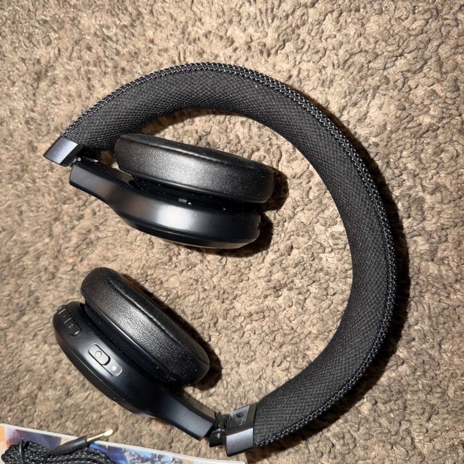 JBL Live 460NC Wireless On-Ear Noise-Cancelling Headphones-41