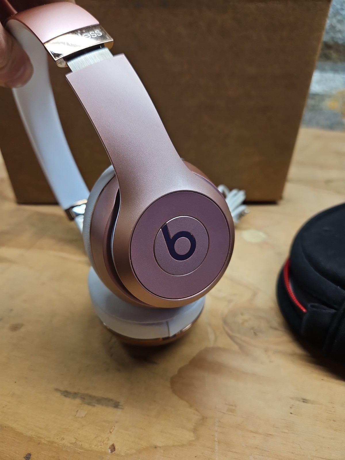 Beats by Dr. Dre Beats Solo3 Wireless On-Ear Headphones – Rose Gold