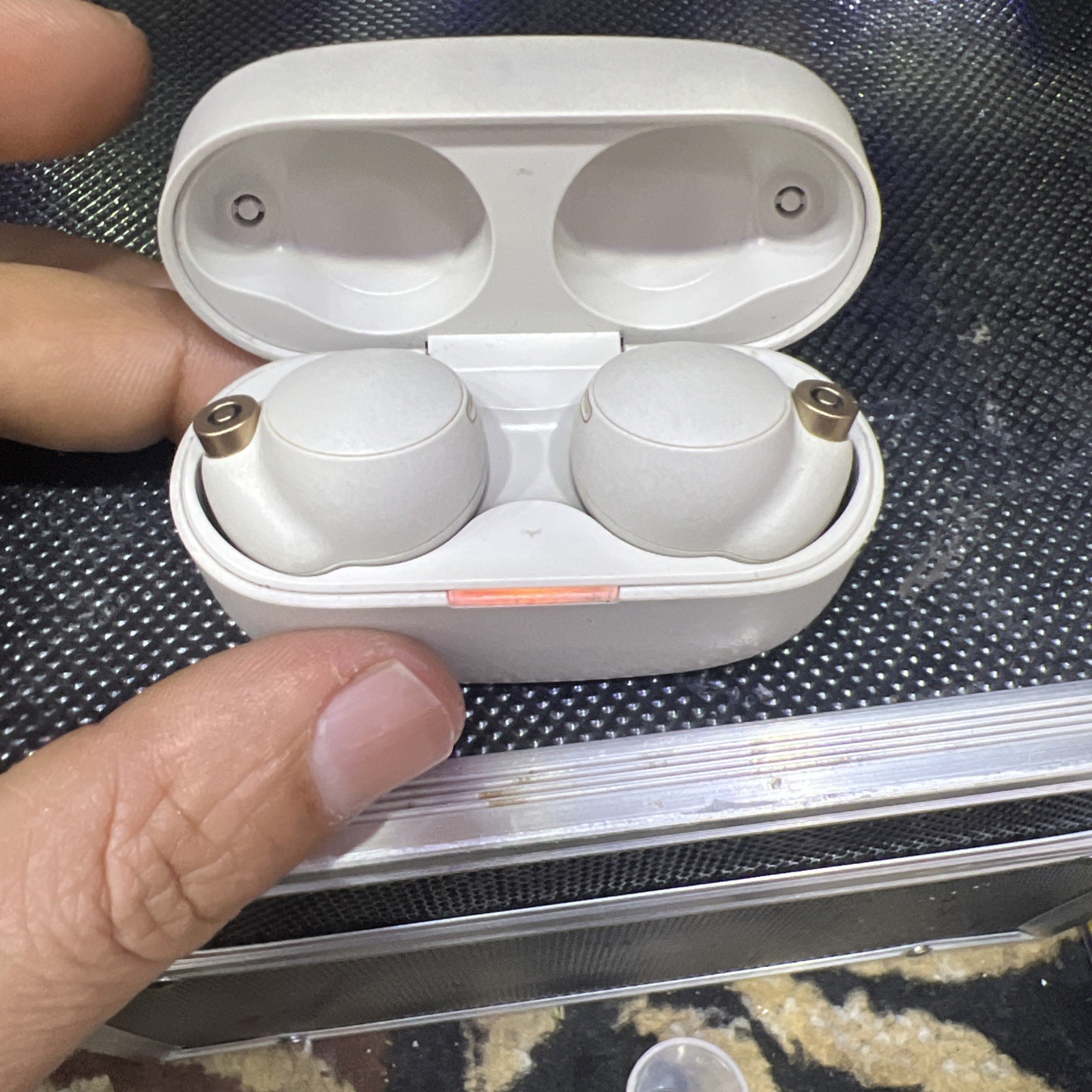 SONY WF-1000XM4 Wireless Earphone Noise cancelling – Silver (WF1000XM4)