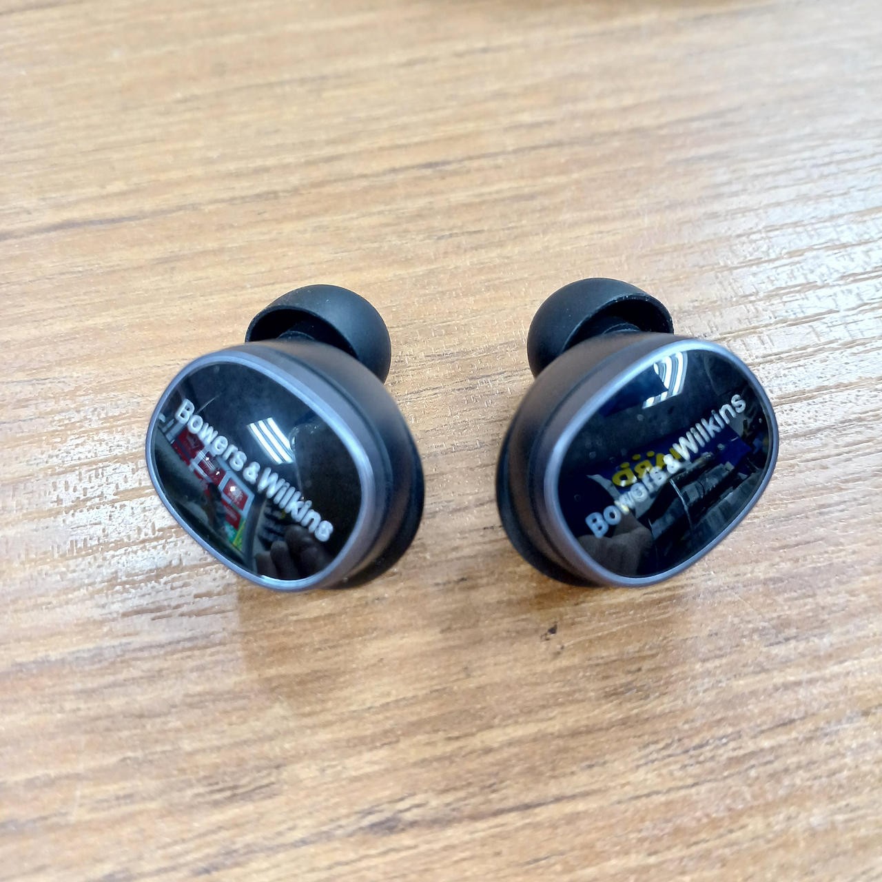 B&W PI8 True Wireless Earbuds ANC Hi-Res Audio w/Case – Excellent Condition
