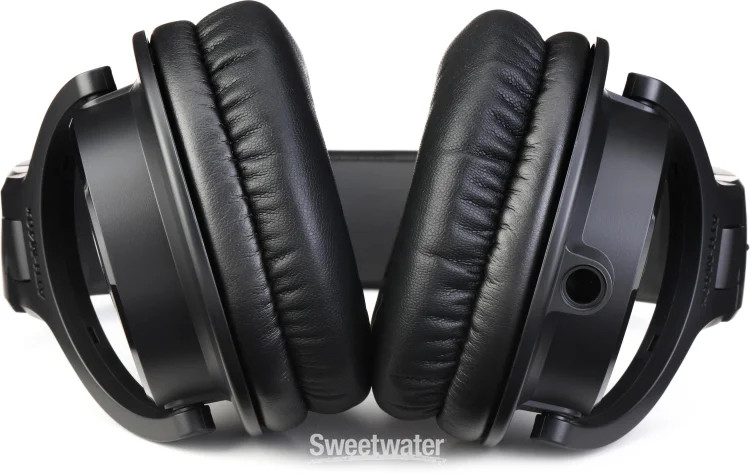 Audio-Technica ATH-M40x Closed-back Studio Monitoring Headphones