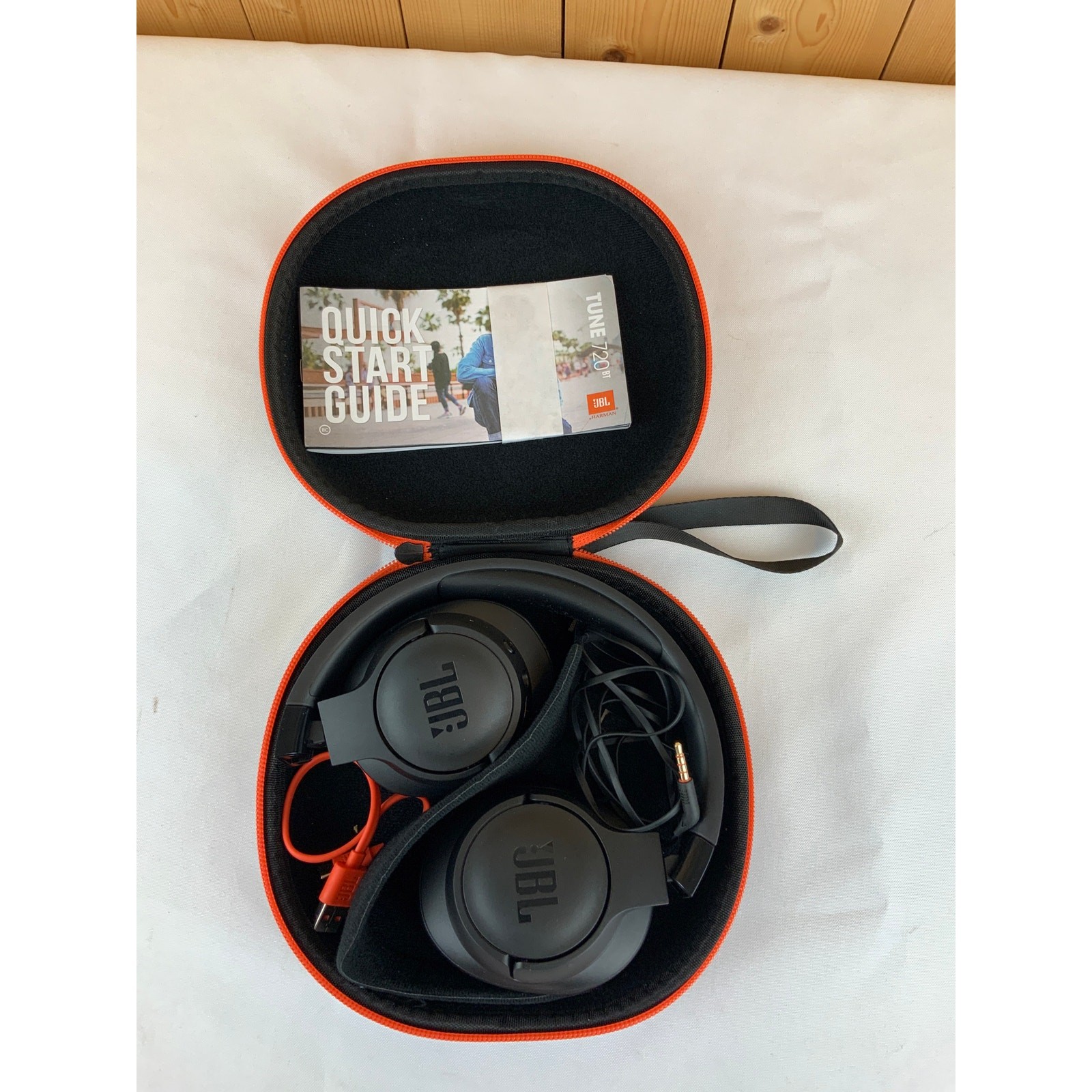 JBL Tune 720BT, Over The Ear Headphones, With Case, Blk.
