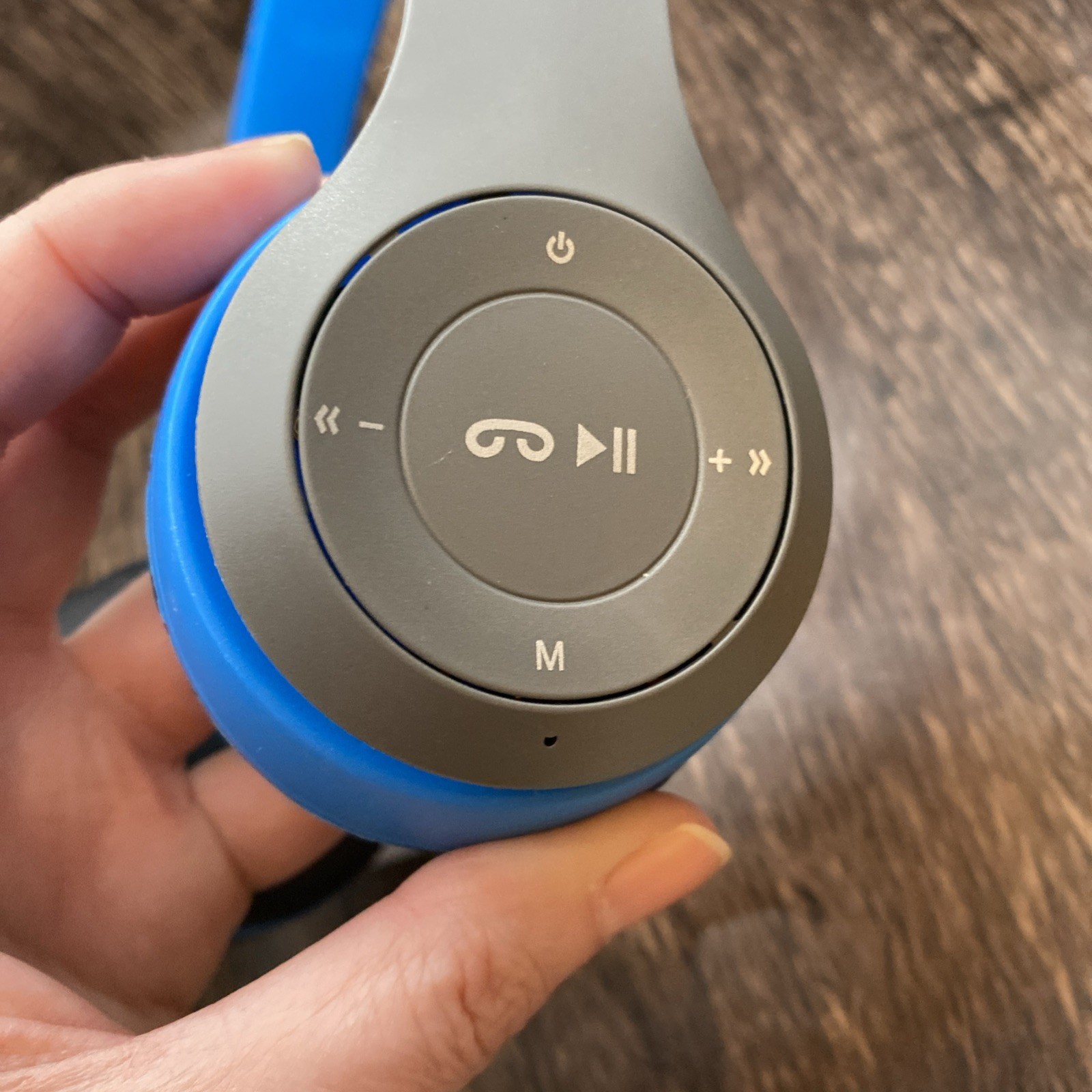 P47 Wireless Over Ear 5.0+EDR Headphones Blue New