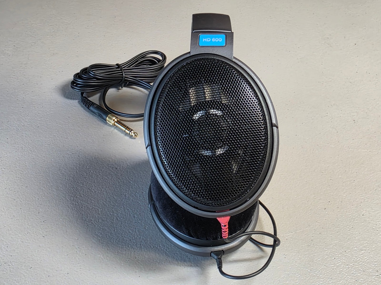 Sennheiser HD 600 Hi-Res Wired Headphones -Over Ear, Open Back, 1/4″ & 3.5mm