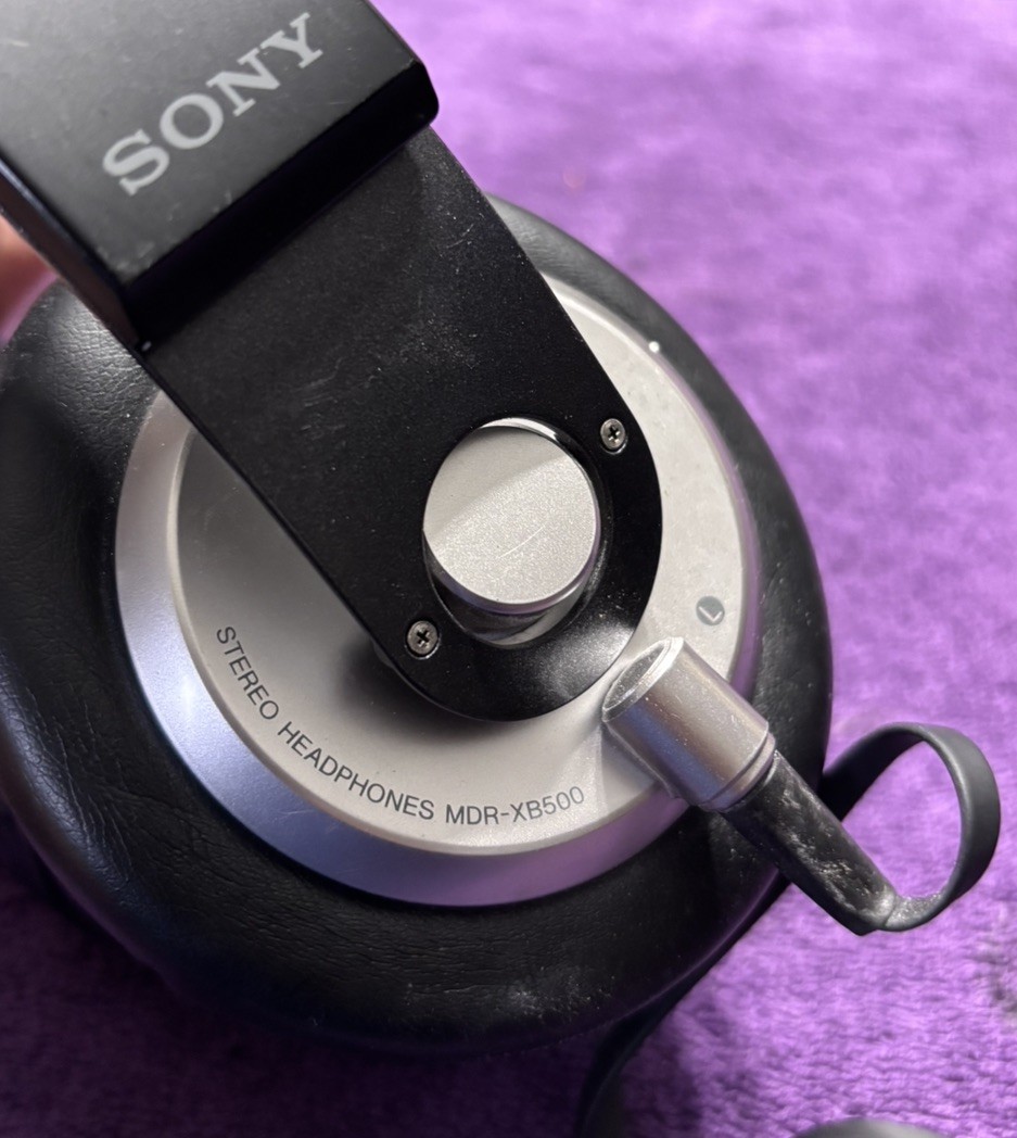 Sony MDR-XB500 Extra Bass Closed-Back Wired Stereo Headphones Black
