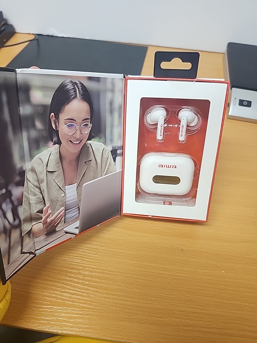 Aiwa Prodigy View True Wireless Earbuds White Bluetooth LED Screen Touch Control