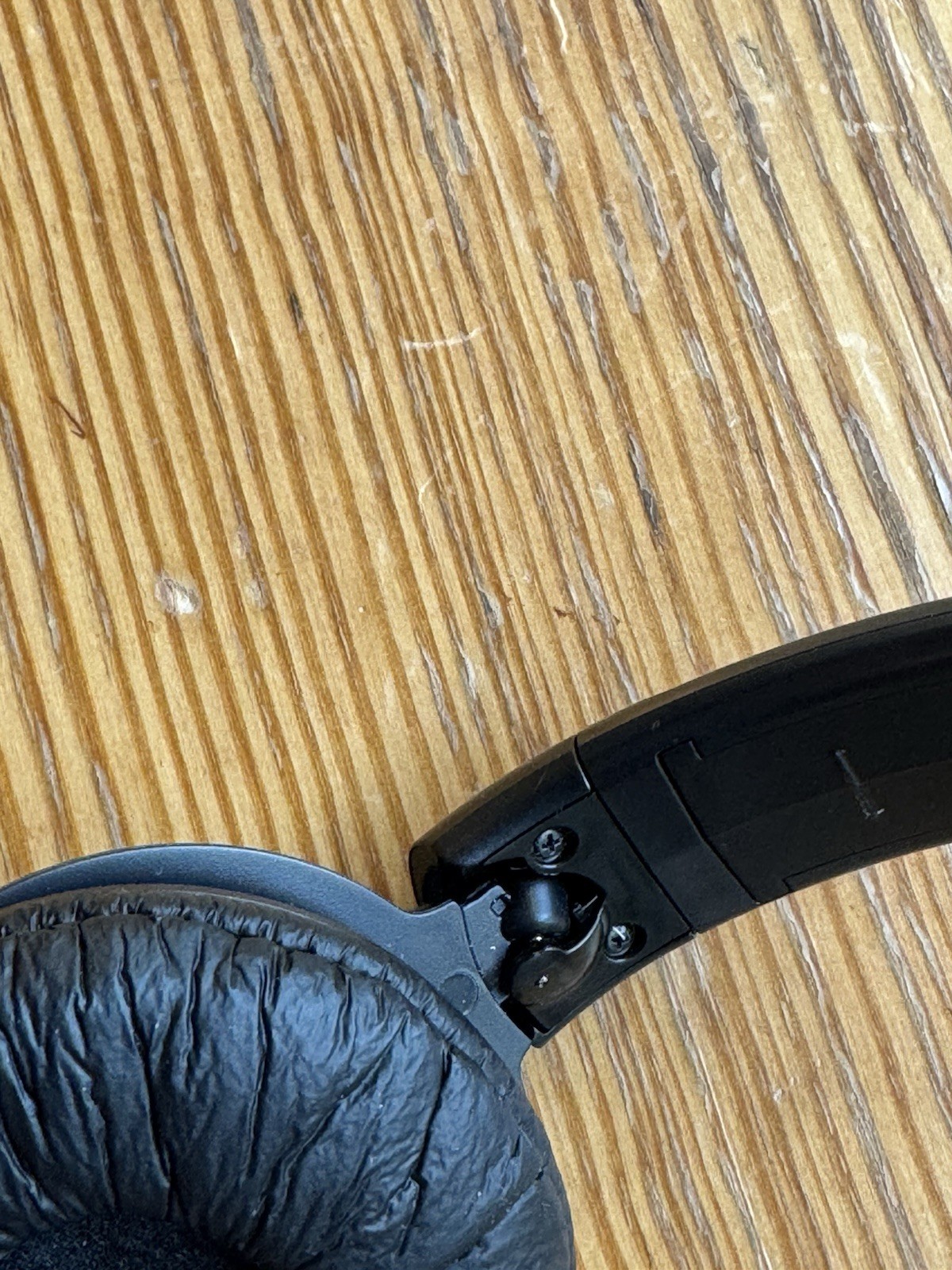 Sony MDR-ZX110 Wired Ear-Pad (On the Ear) Headband Headphones in Black. Used.