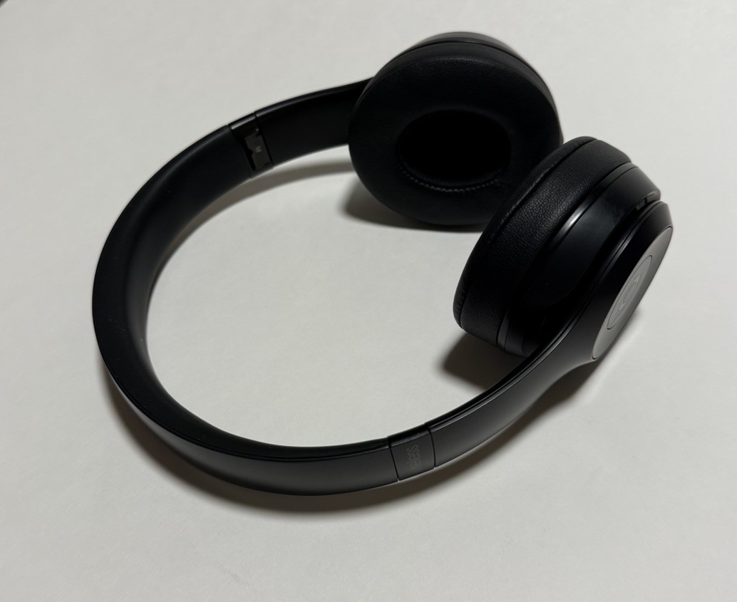 Beats by Dr. Dre Beats Solo3 Wireless On-Ear Headphones – Matte Black