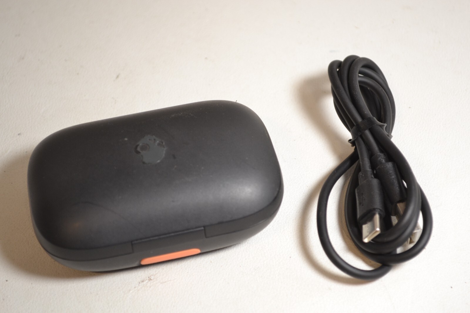 OEM Skullcandy Wireless Bluetooth Earbuds -Case and Charging Cord: Model AH-2128