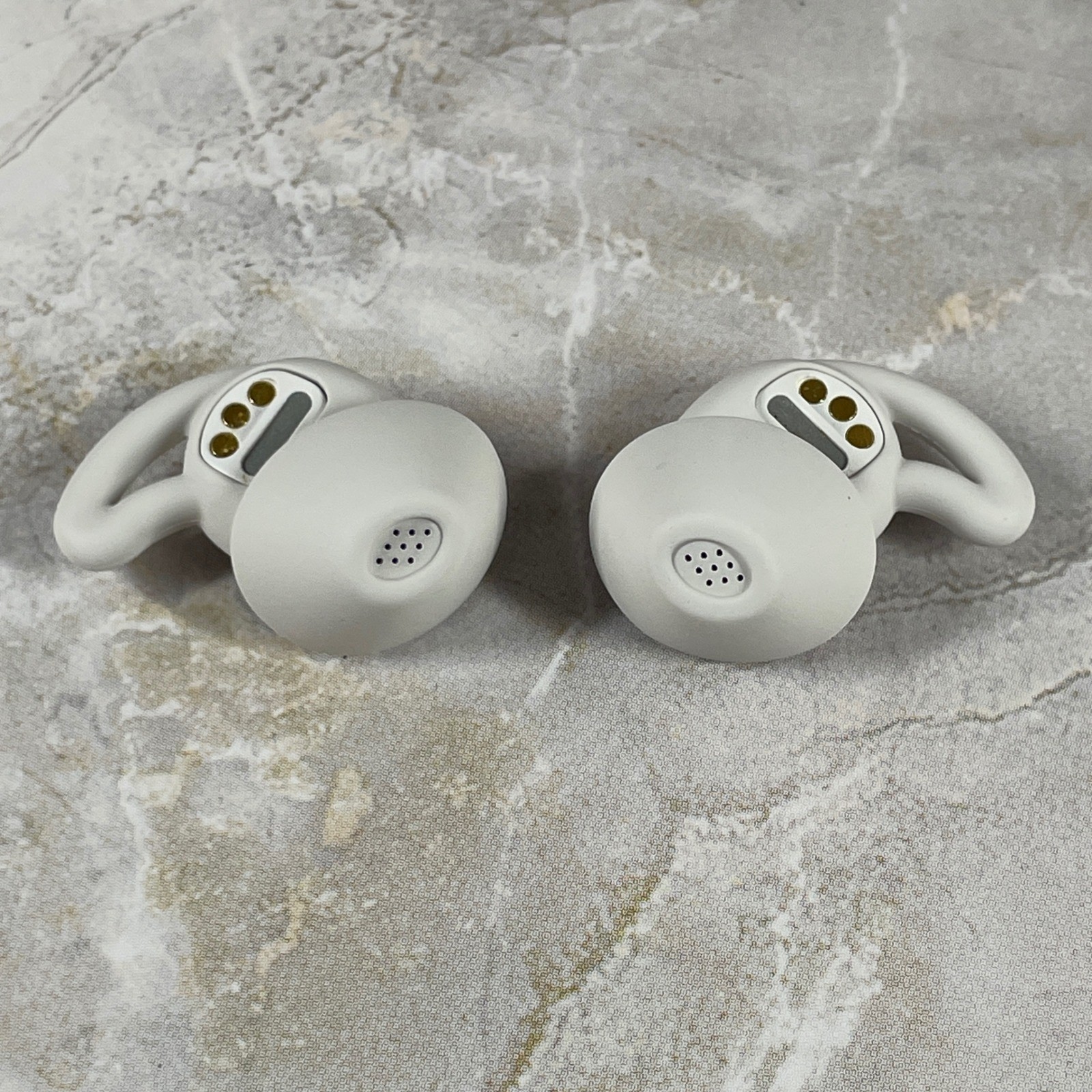 Bose Sleepbuds II Noise Masking In-Ear Headphones with Charging Case Silver