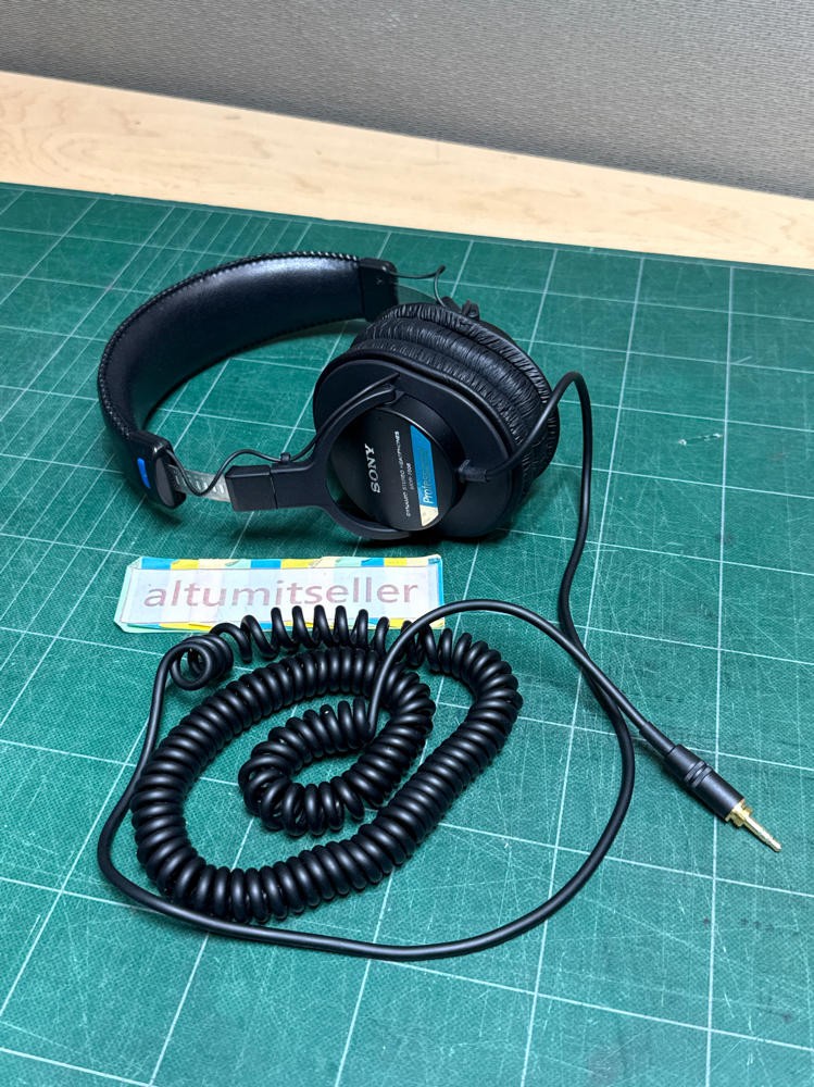 Sony MDR-7506 Professional Wired On-Ear Headphones Black MDR-7506 FLAWLESS EUC