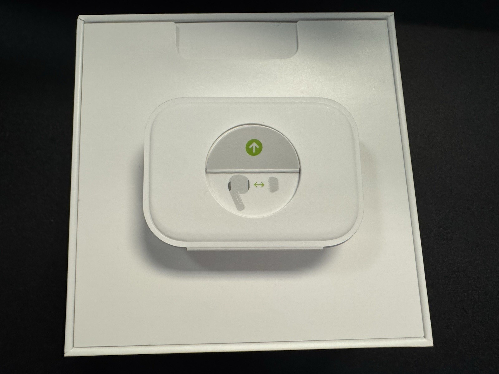 Apple AirPods Pro 2 White In-Ear Bluetooth Earbuds Active Noise Canceling w/box