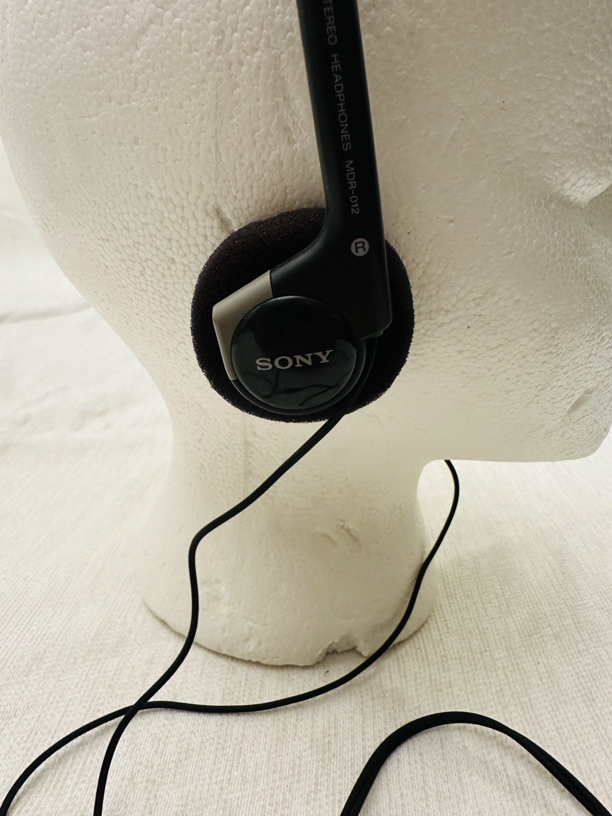 VTG Sony Headphones MDR-012 Classic Walkman/Discman Headphones. Nice Condition!