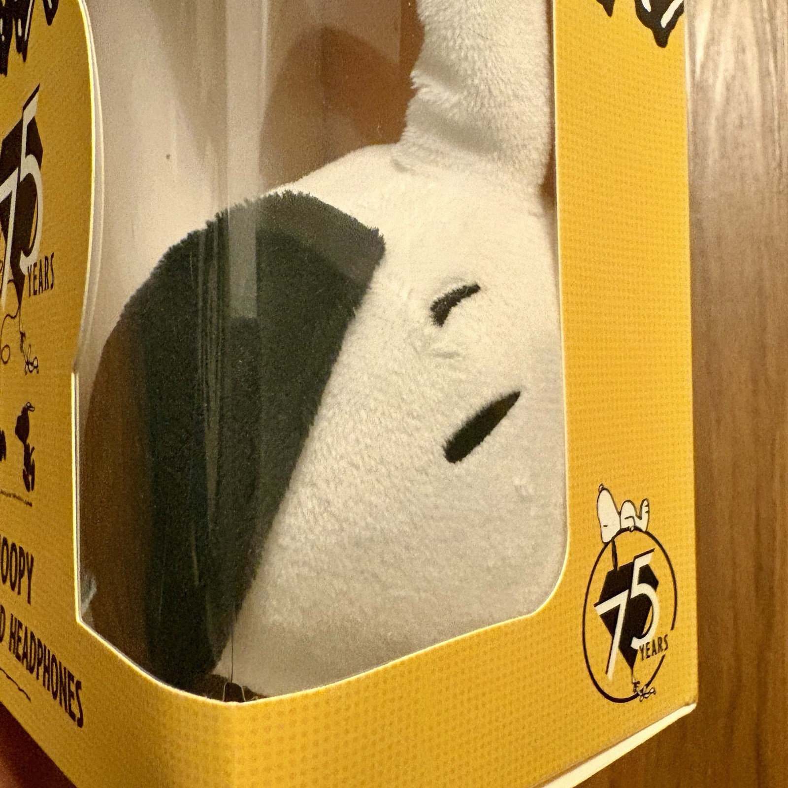Peanuts Snoopy Plush Wired Headphones 2025 75 Years New Sealed Cute!