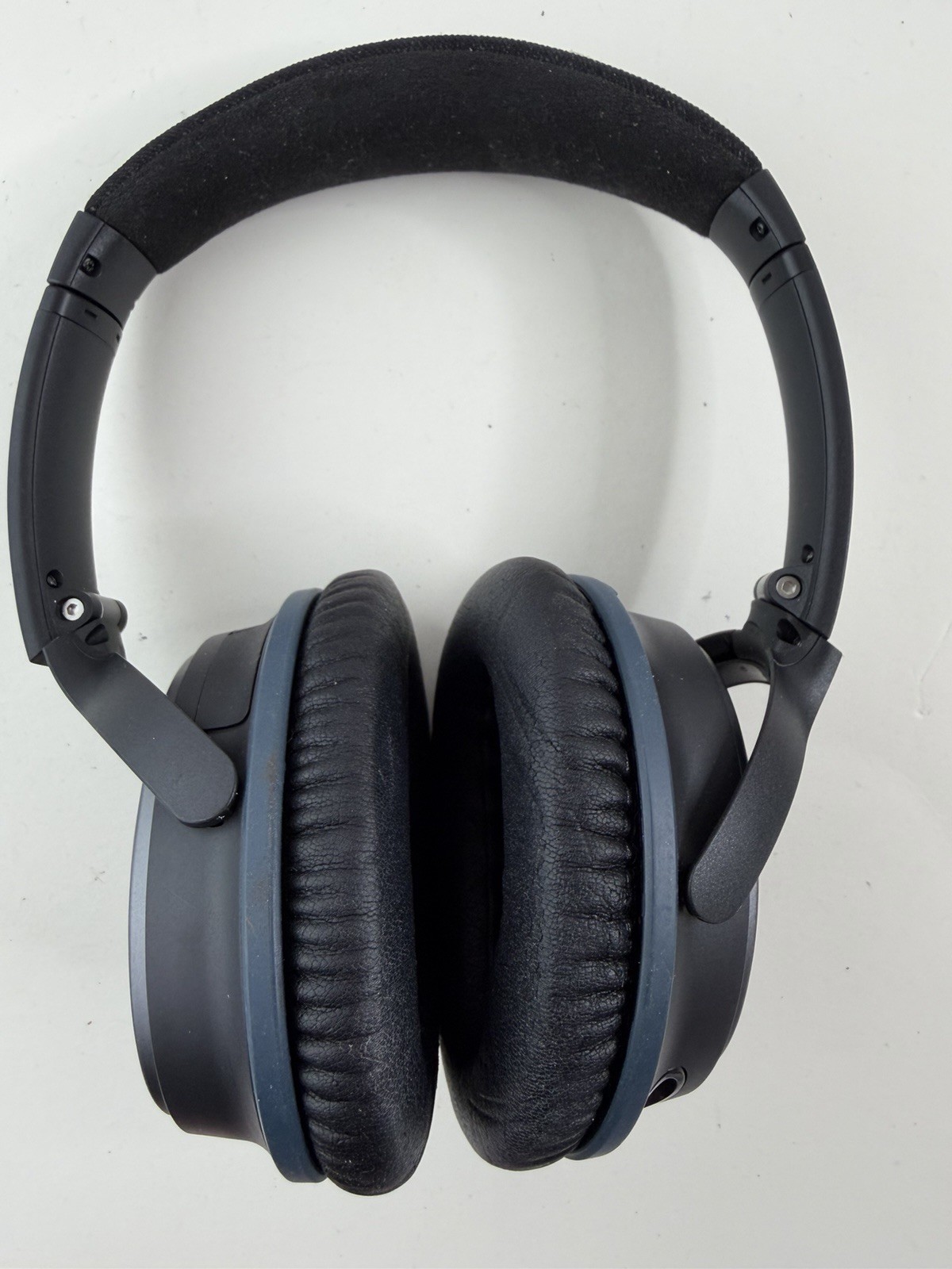 Bose QuietComfort 25 Acoustic Noise Cancelling Headphones with Carrying Case