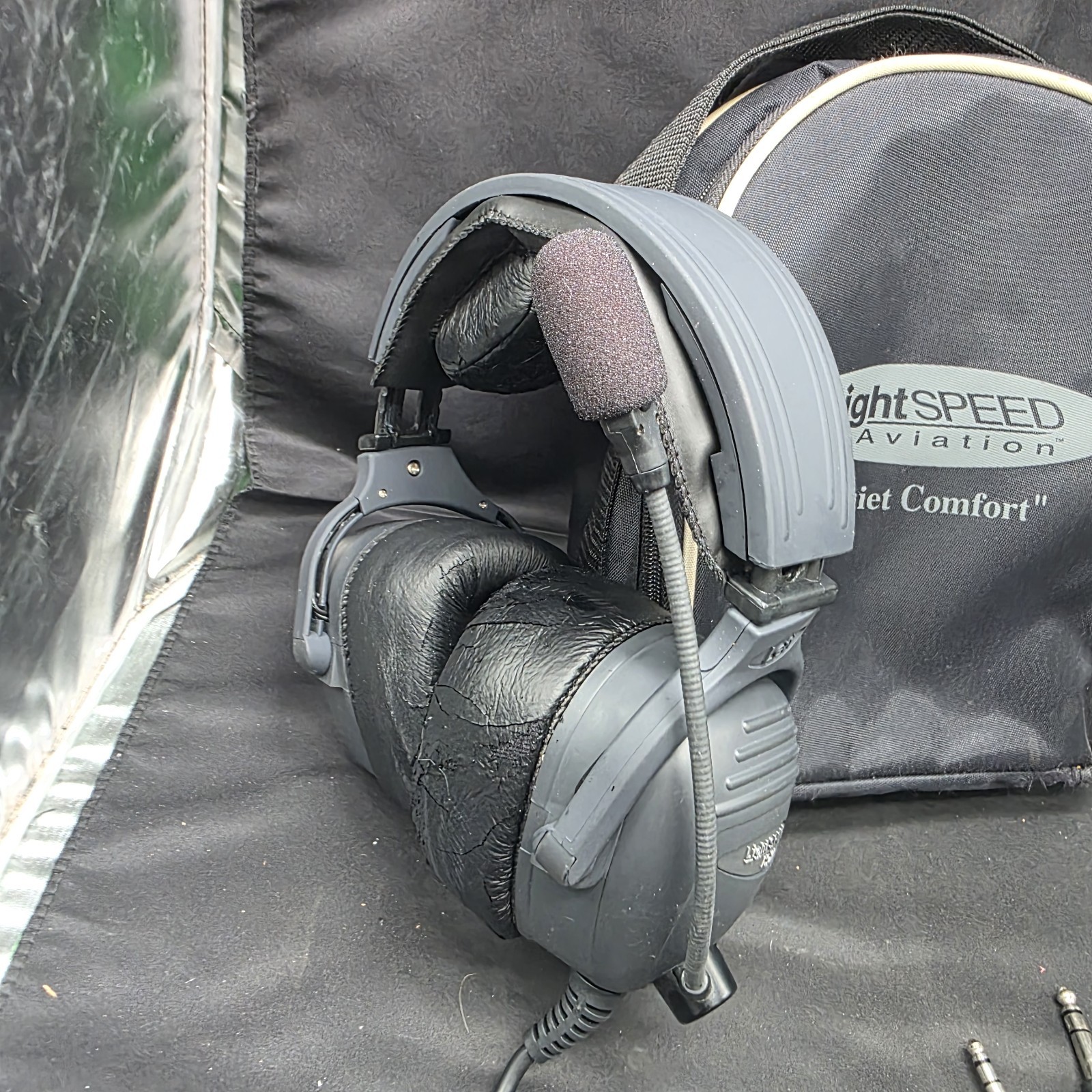 LightSPEED 15XL Aviation Headset w/ Microphone, Carrying Case