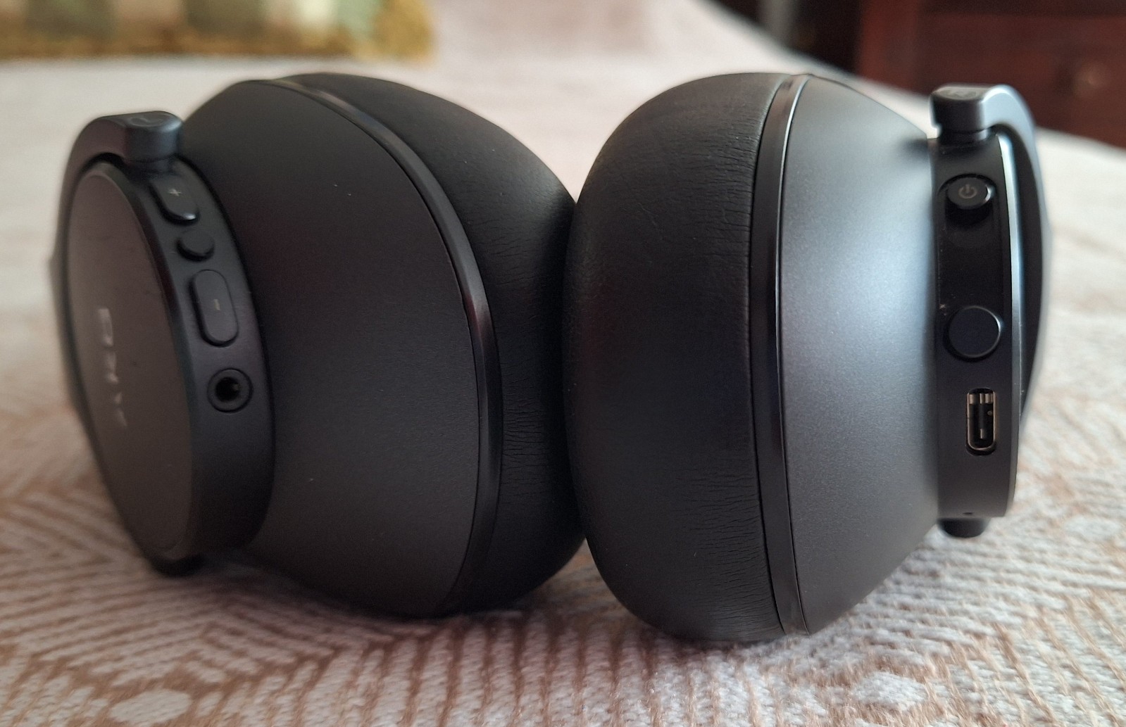 AKG N700NC M2 premium over-ear, ANC wireless headphones. Harman curve accurate
