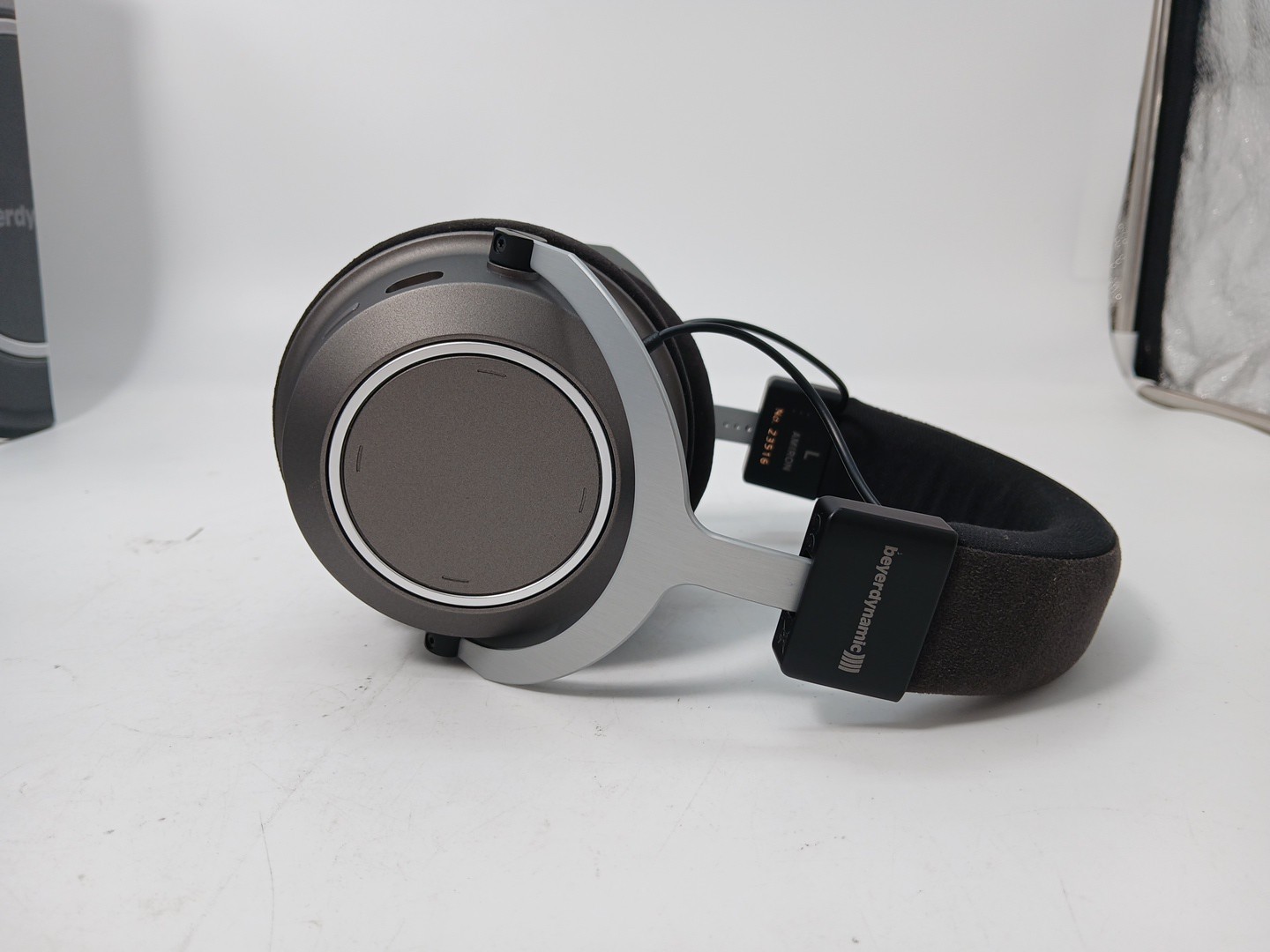 Beyerdynamic Amiron Wireless High-End Stereo Headphones Used MADE IN GERMANY!
