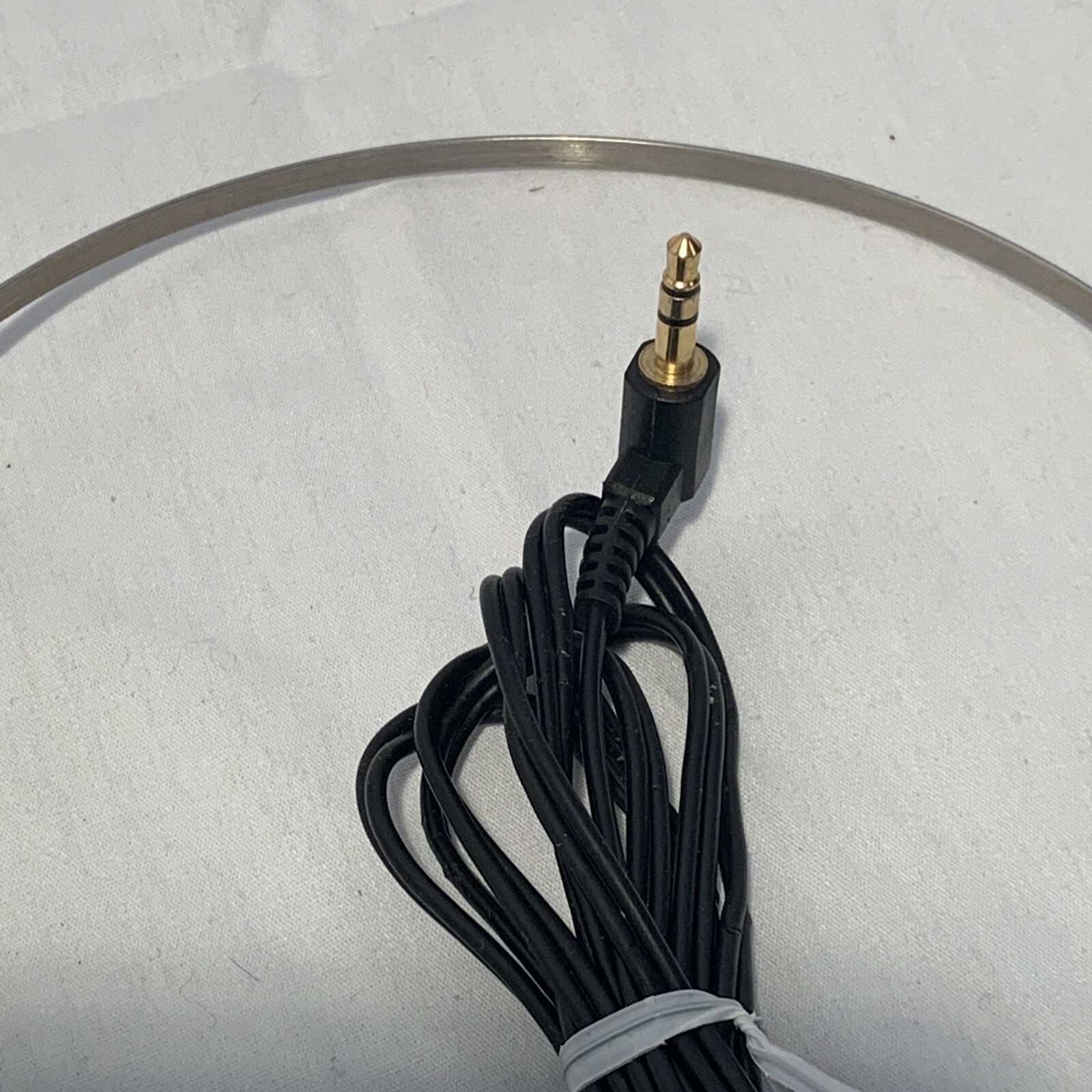 Radio Shack Nova Stereo Headphones Black Basic Listening Over Ear Jack Plug-in
