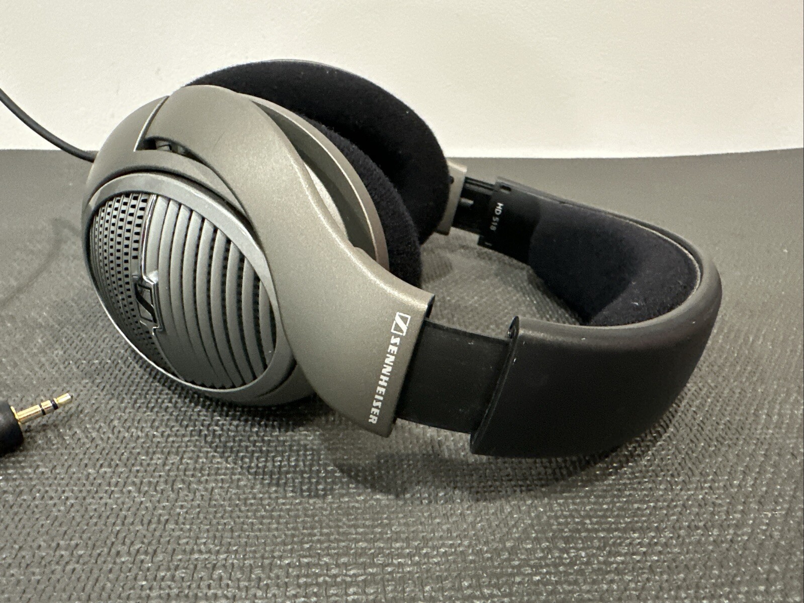 Sennheiser HD 518 Headphones