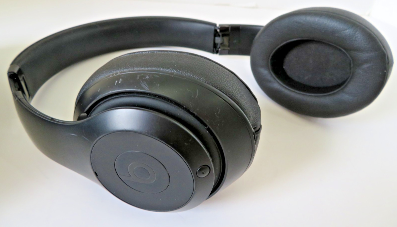 Beats by Dr. Dre Beats Studio3 Wireless Noise Cancelling Black ( Please Read )