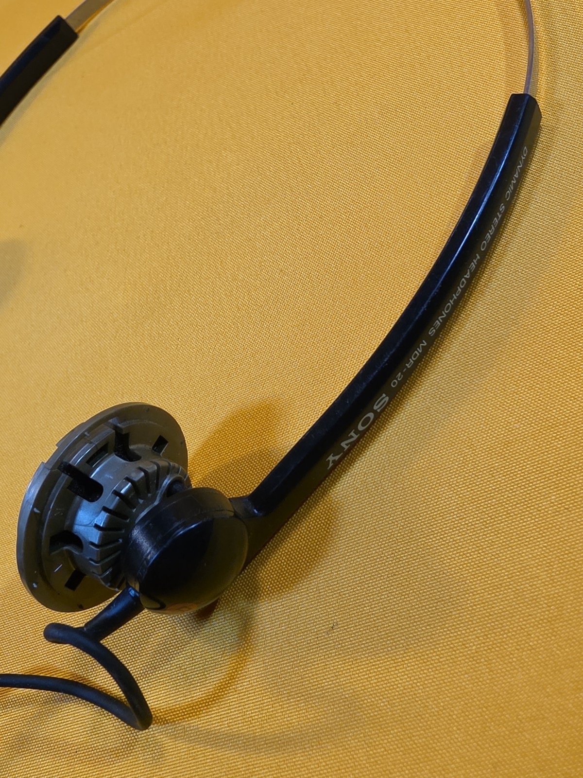 Vintage RARE Sony MDR-20 Dynamic Stereo Headphones Working Great – No Foam Bin13