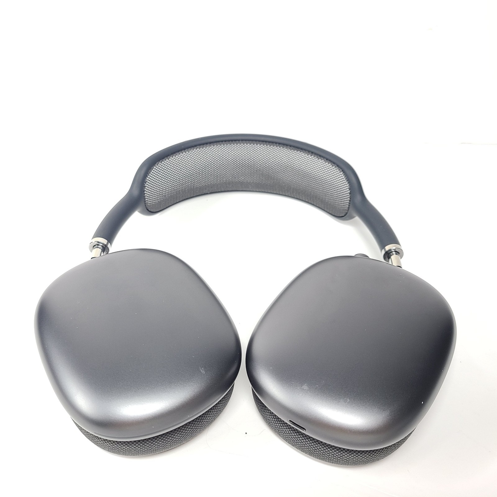 Apple AirPods Max Headphones Wireless Bluetooth Noise Canceling A2096 Space Gray