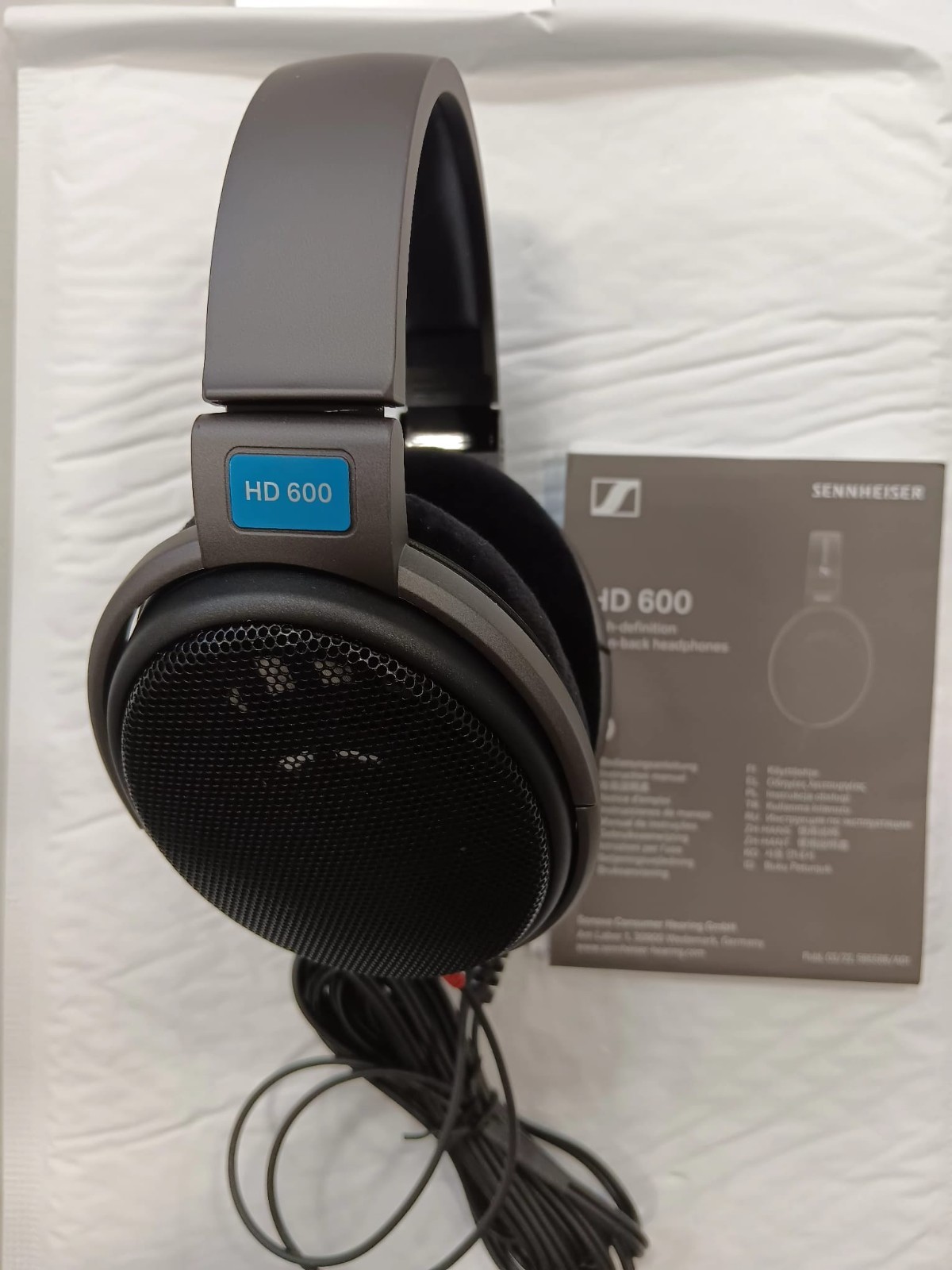 Sennheiser HD 600 Over the Ear Headphone Audiophile Hi-Res Open Back – Black