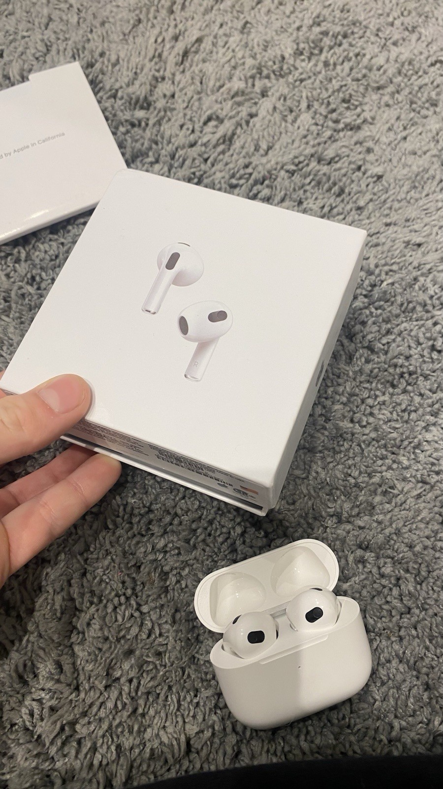 Apple AirPods (3rd Generation) Wireless Earbuds with Charging Case White