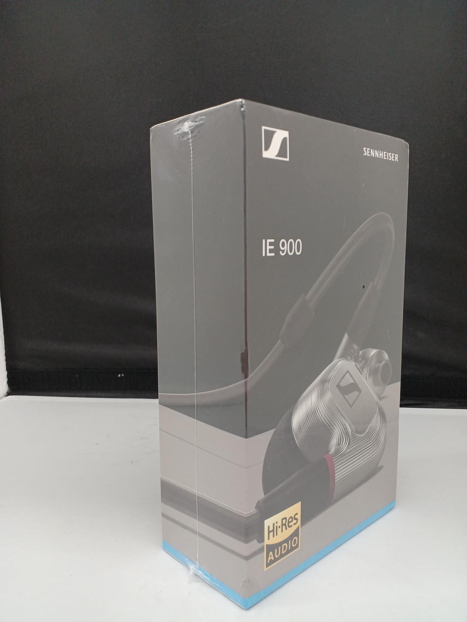 SENNHEISER IE900 Earphones Aluminum Driver Unopened Copy