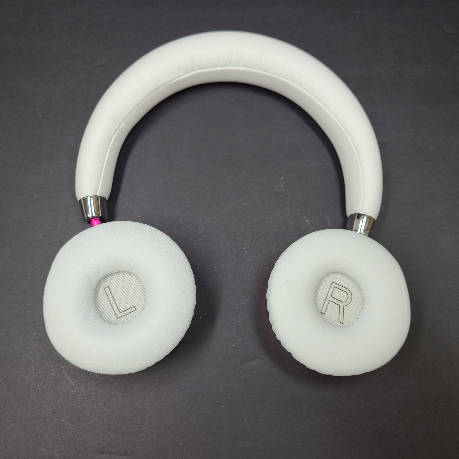 Puro Sound Labs BT2200 Bluetooth Wireless Headphones – White/Pink Grade A