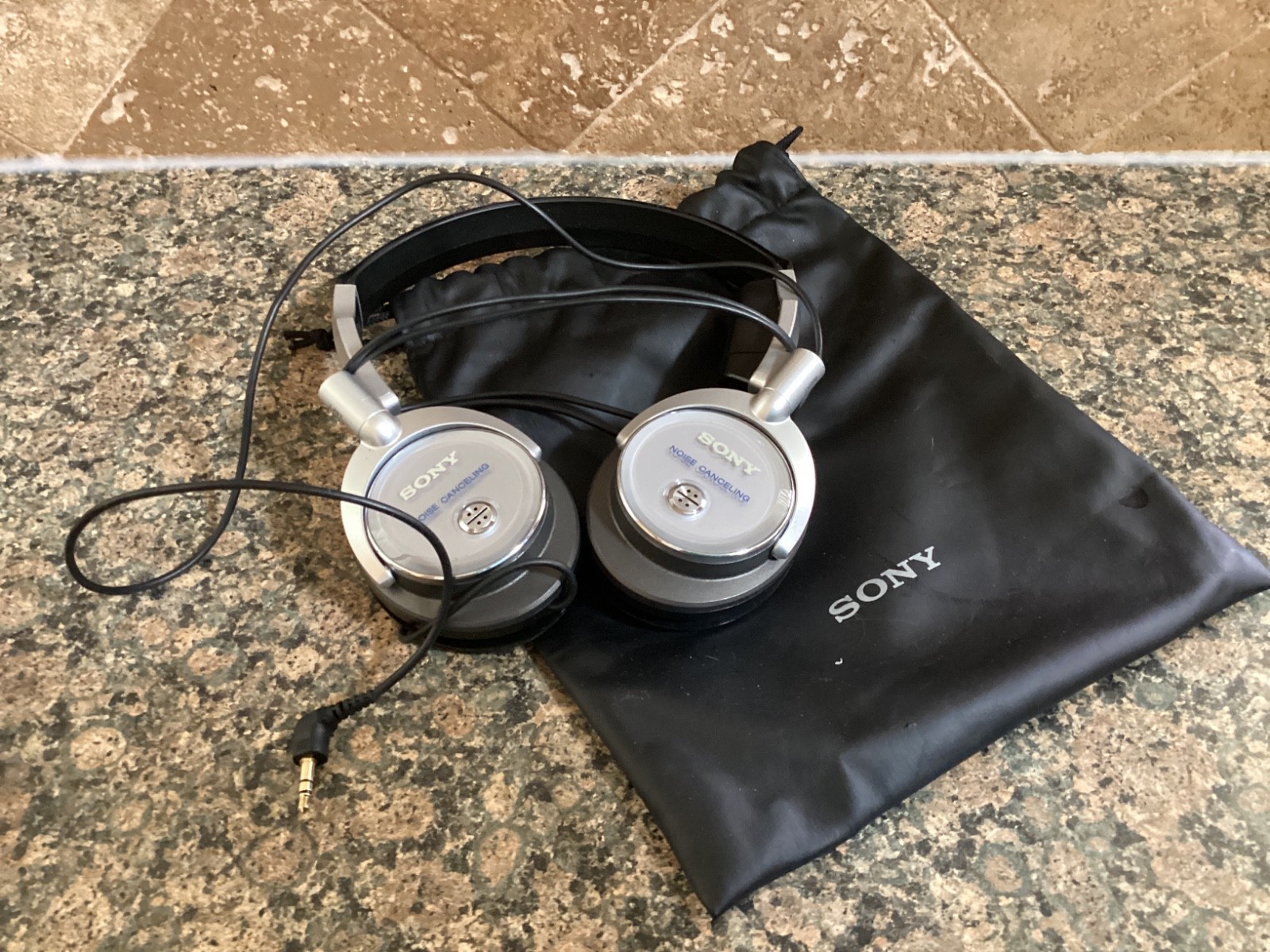 Sony Noise Canceling Headphones MDR-NC6