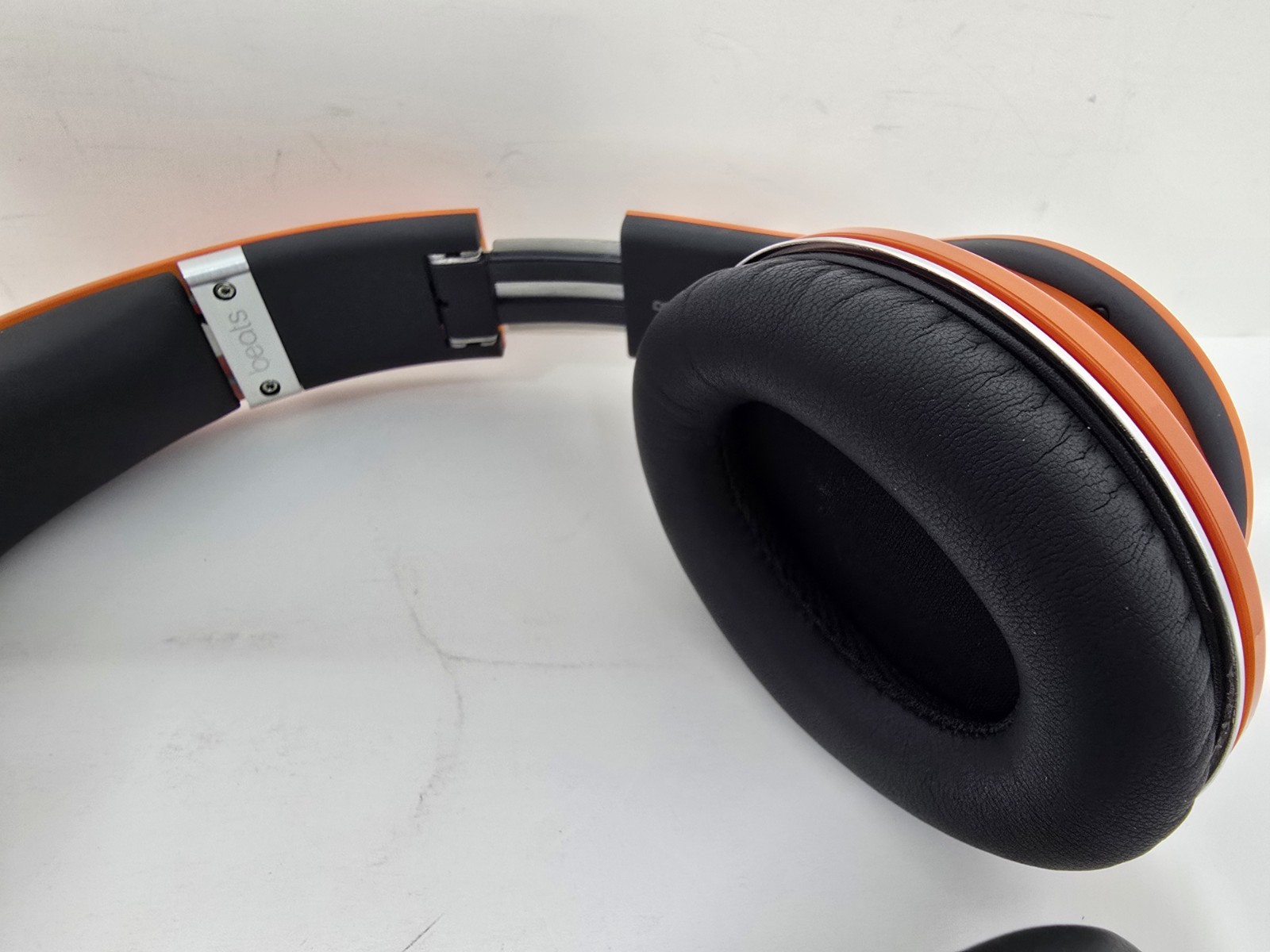 Beats Studio 1st Gen Wired Headphones, Orange, Beats by Dre, Excellent, Tested