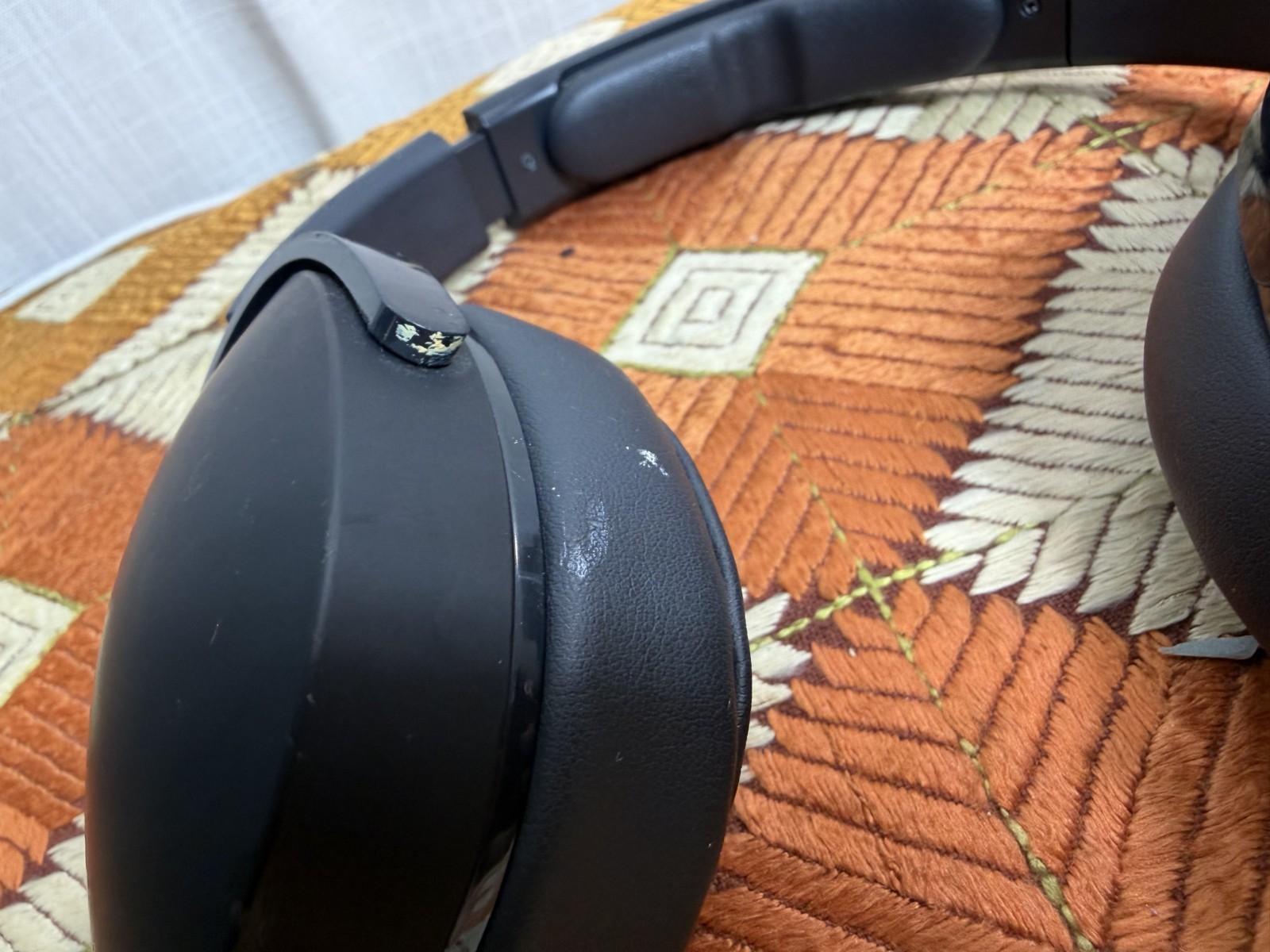 Skullcandy Hesh Evo S6HVW Over-the-Ear Wireless USB-C Bluetooth Headphones