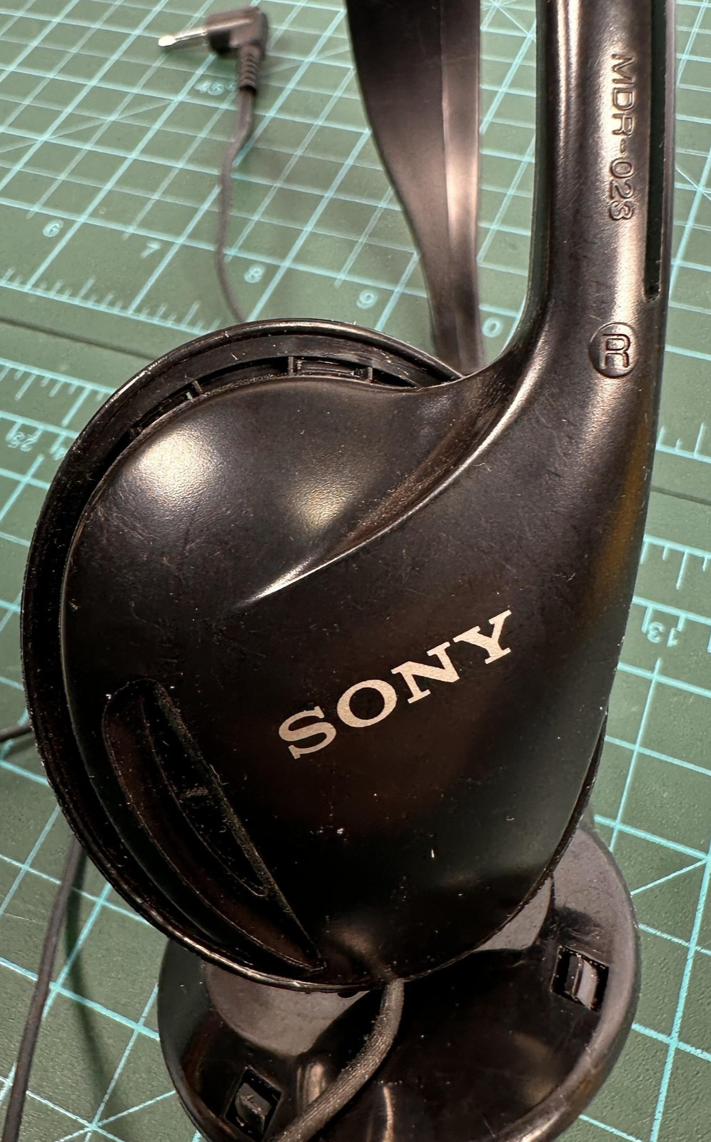 Vintage Sony MDR-023 Wired On-Ear Headphones Black 3.5mm Walkman Retro Stereo