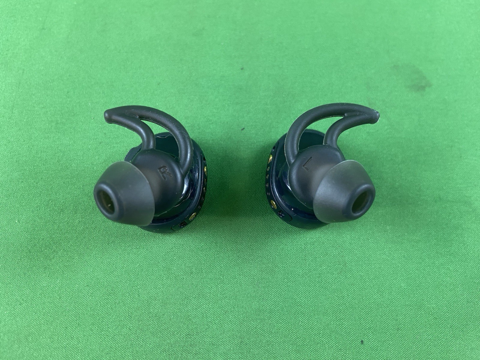 Bose SoundSport Free 423729 True Bluetooth Wireless In-The-Ear Earbuds Tested