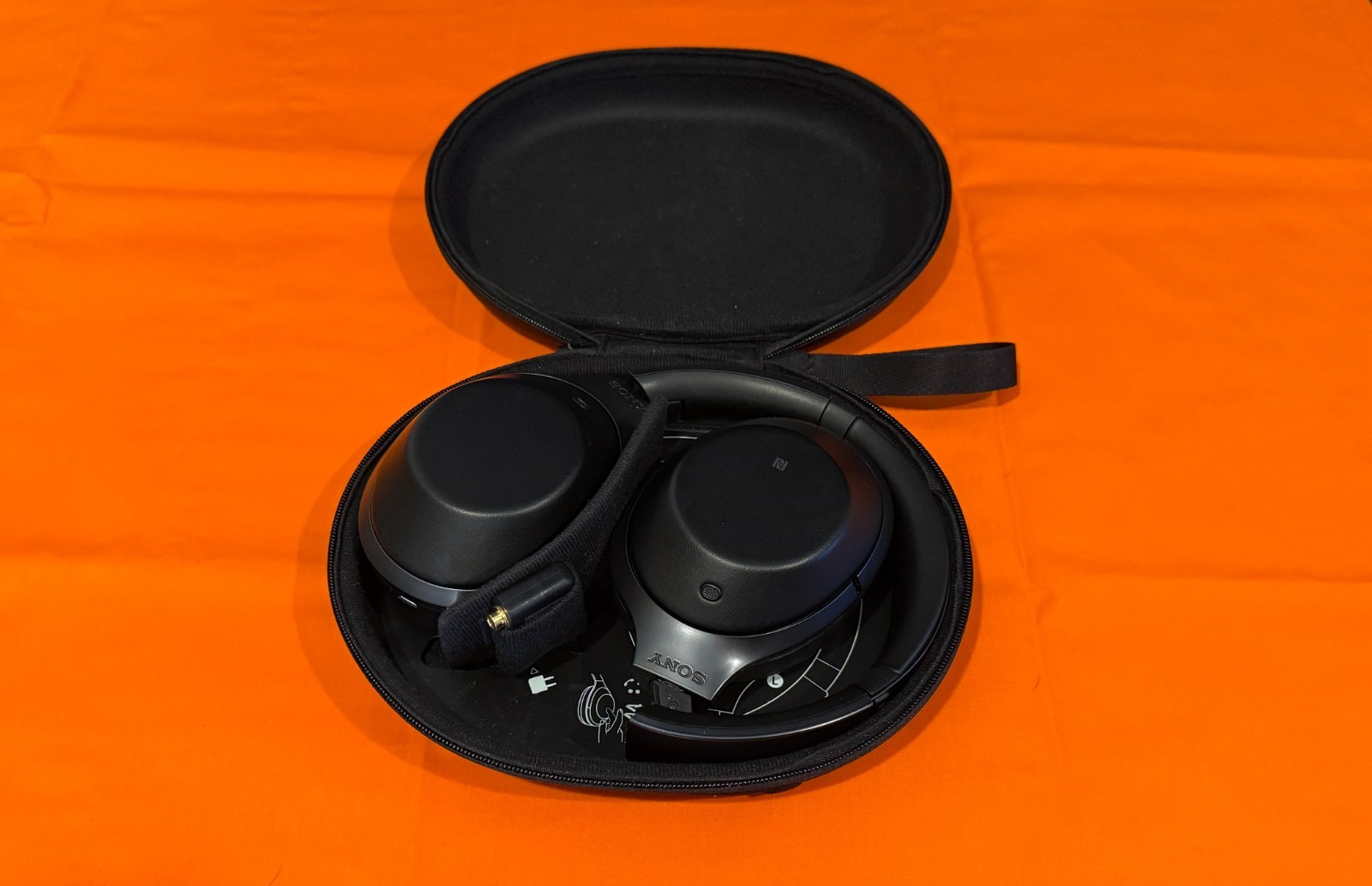 Sony MDR-1000X Bluetooth Wireless Noise Cancelling Headphones Excellent Cond