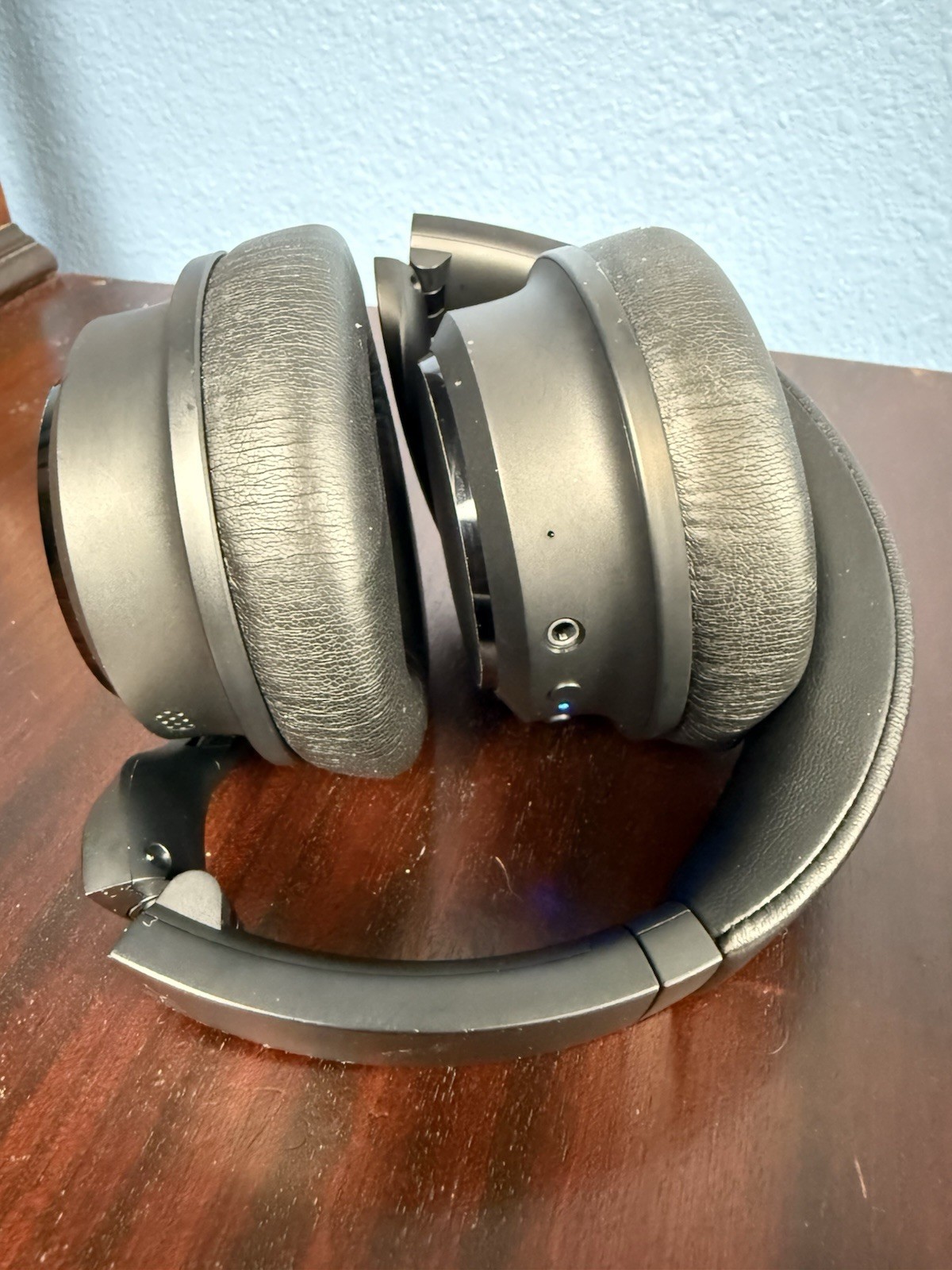 Wyze Wireless Headphones, Active Noise Canceling W Travel Case EUC