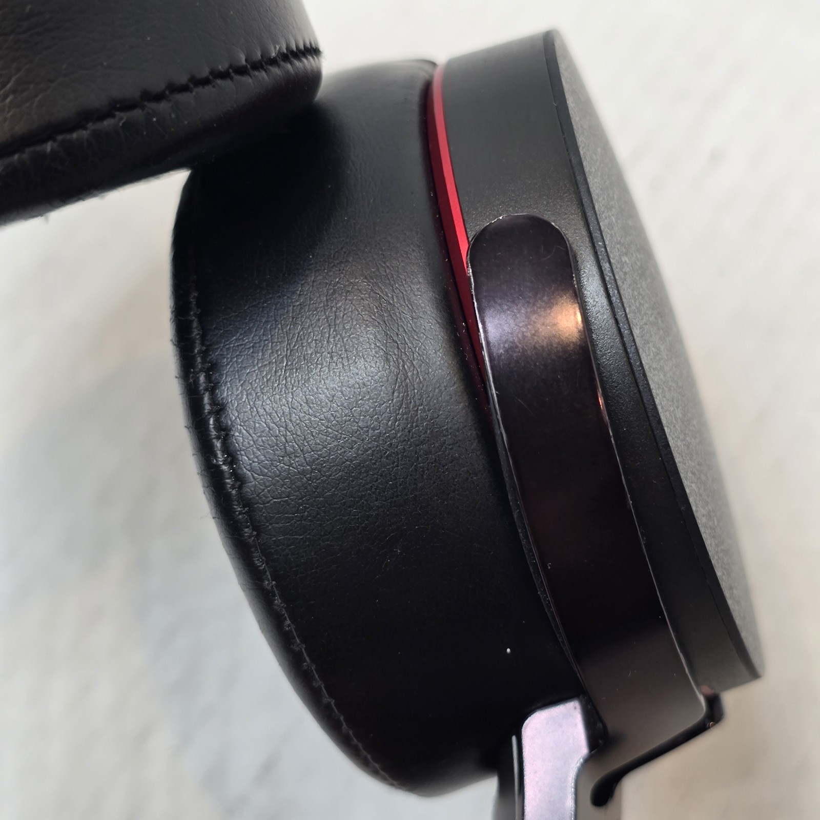 Sony MDR-XB950BT Wireless Headphones Over-Ear Extra Bass Black